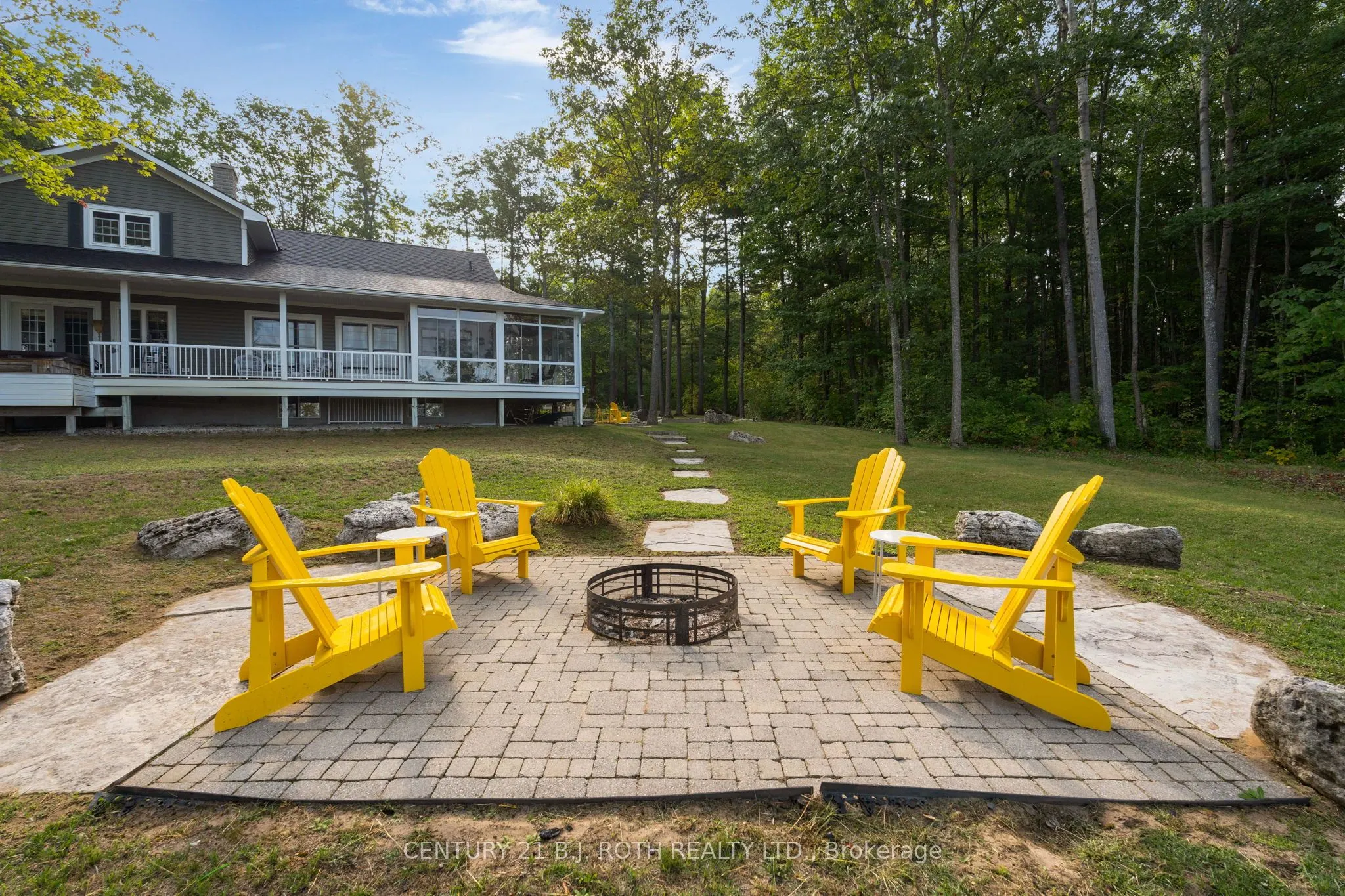 2710 Portage Trail