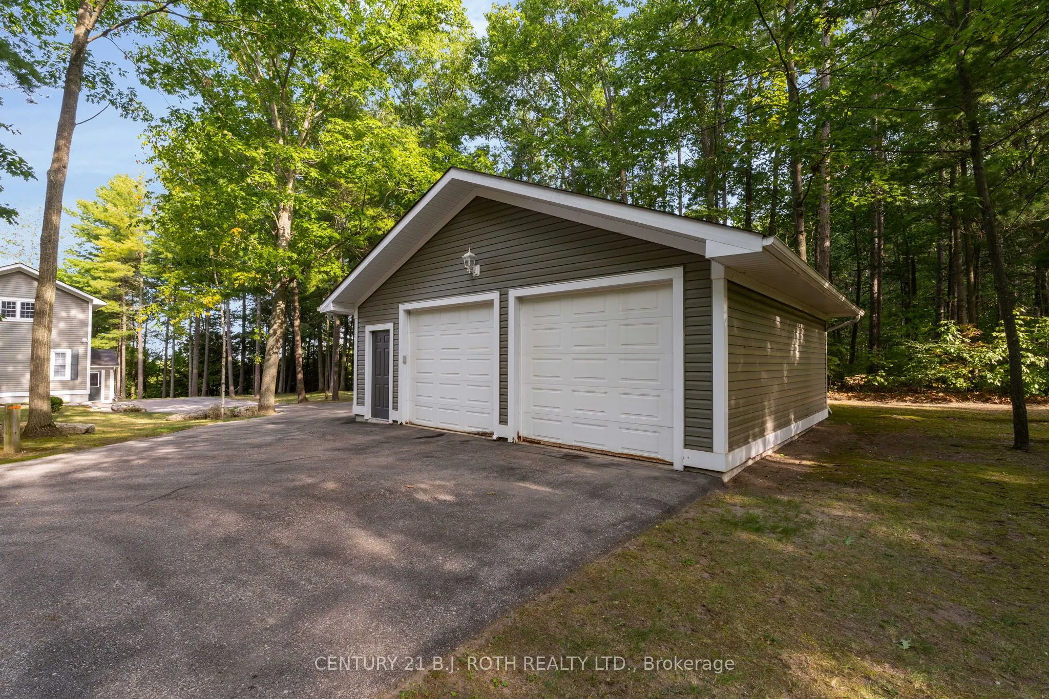2710 Portage Trail