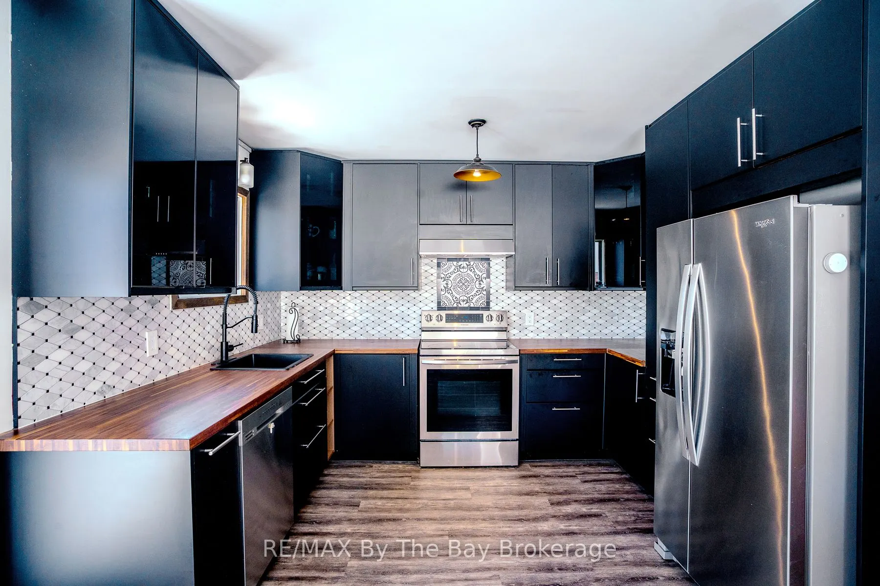 247 SIMCOE Street