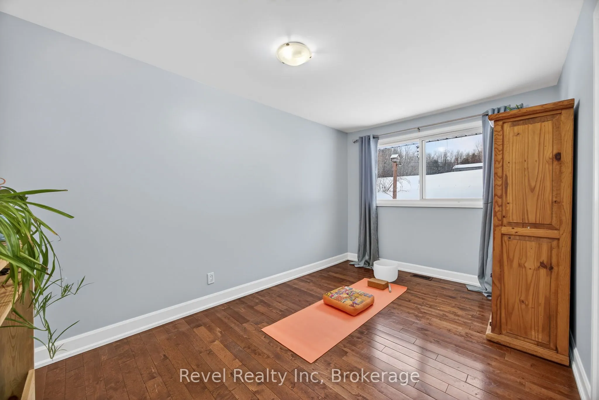 2391 Rumney Road