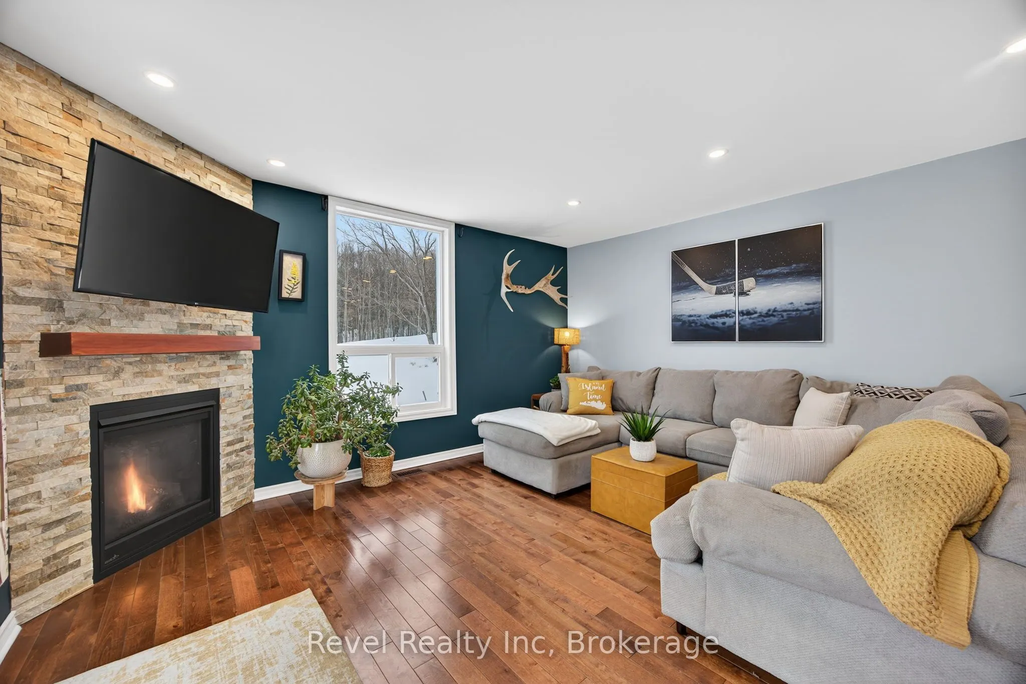 2391 Rumney Road