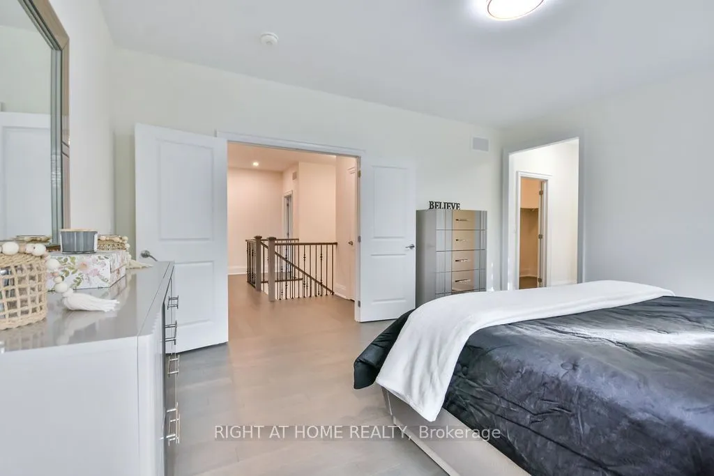 8 Forest Heights Court