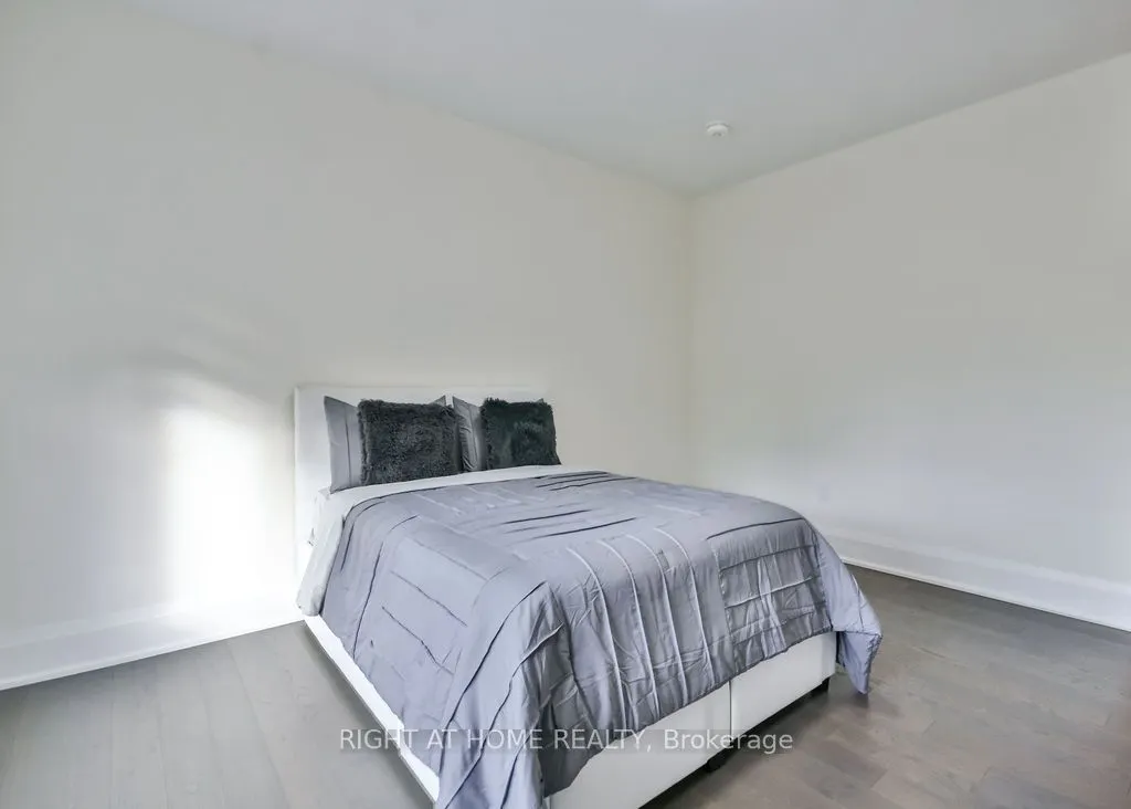 8 Forest Heights Court