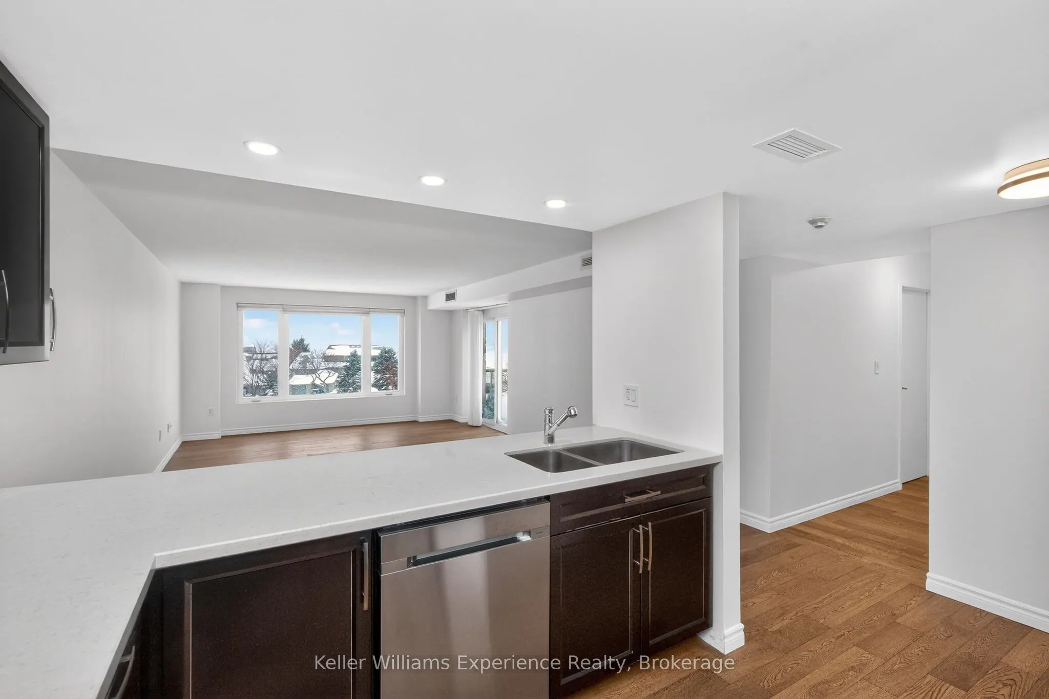 11 Beck Boulevard #404