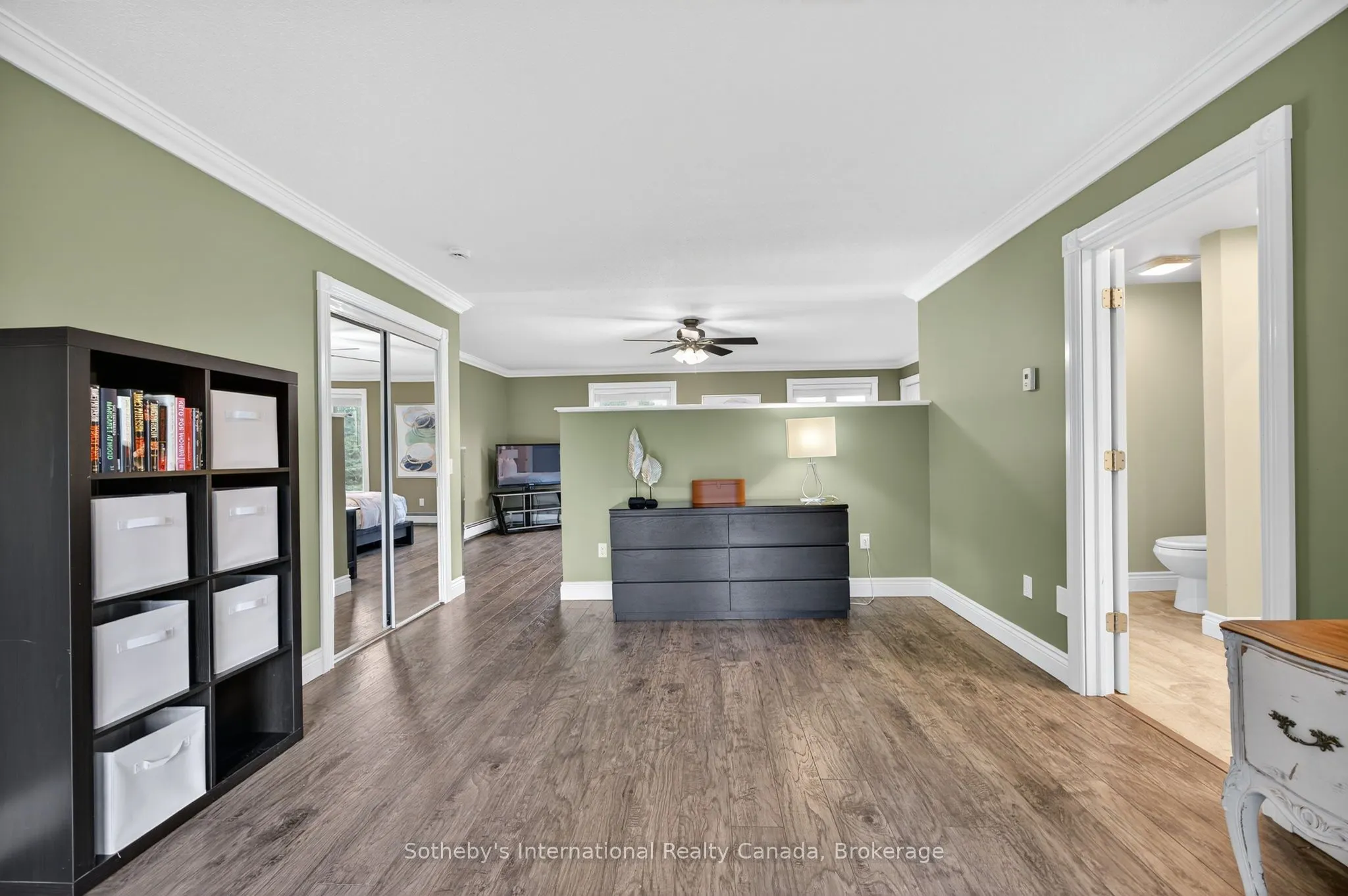 79 Caroline Street W