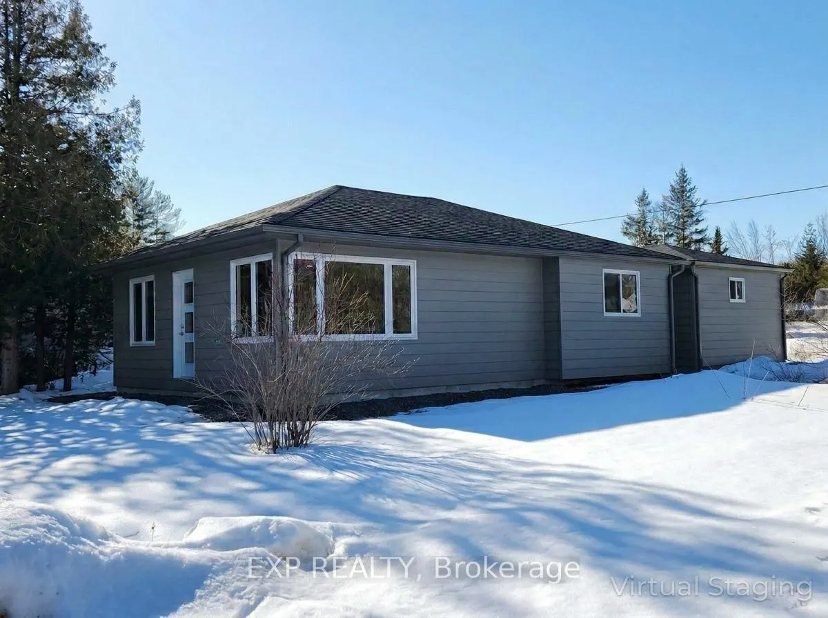 71 Lakeshore Road E
