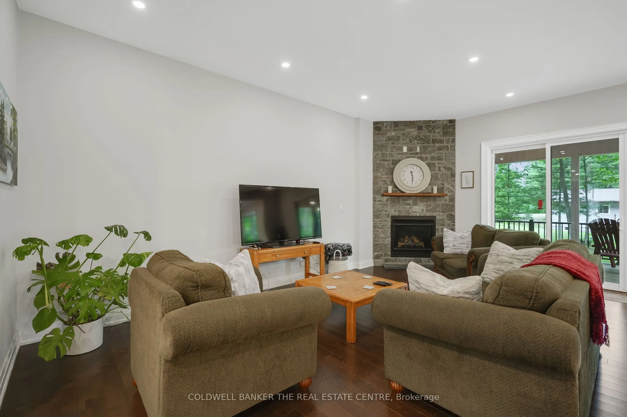 34 Oakwood Avenue