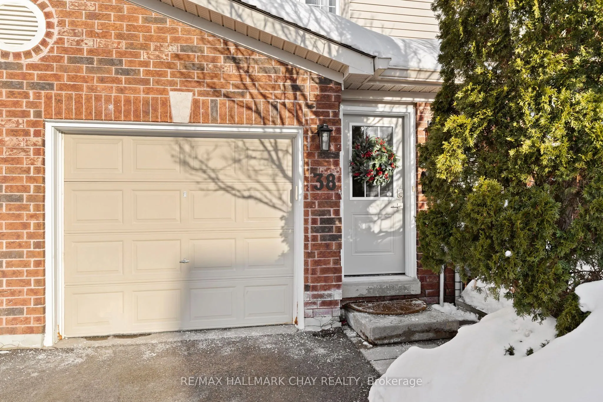 430 MAPLEVIEW Drive E #38