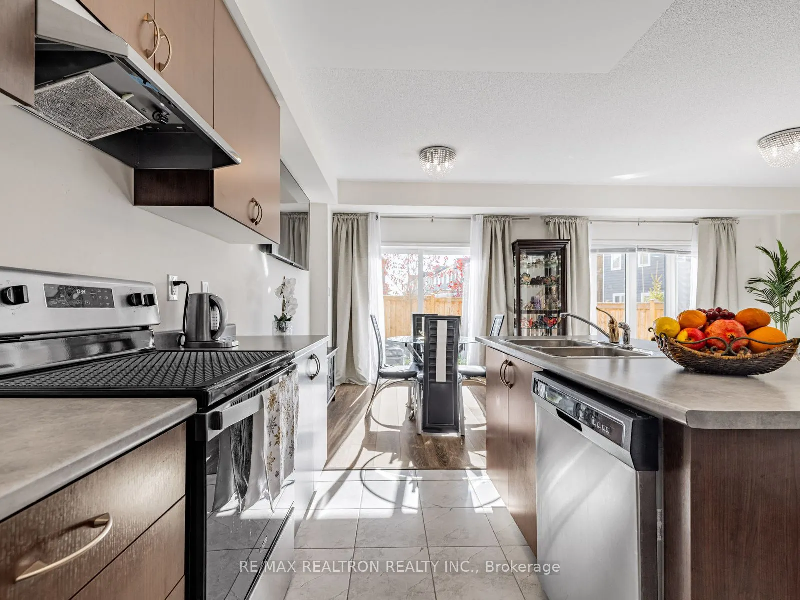 6 Bobolink Drive