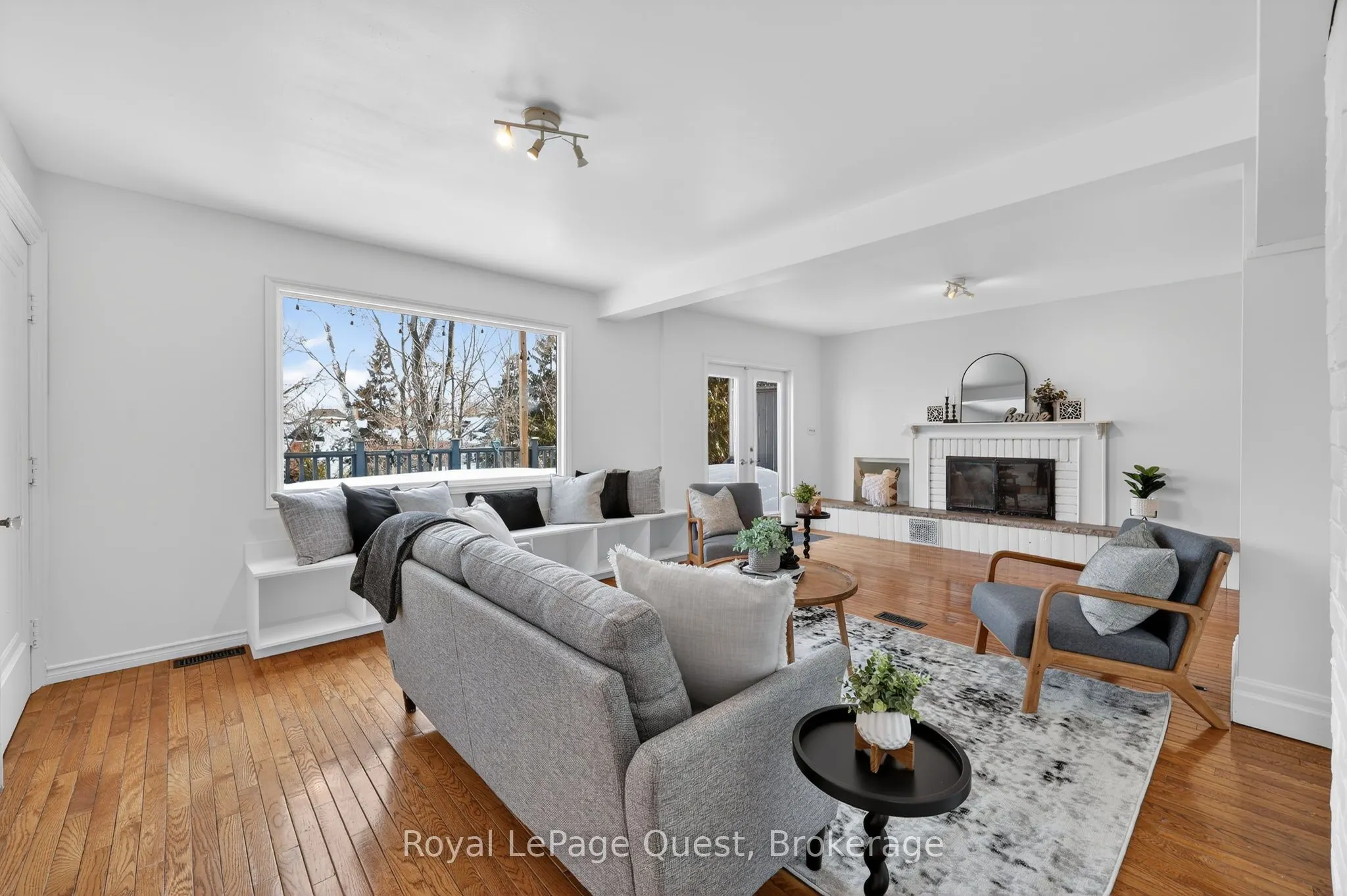 109 Brant Street E