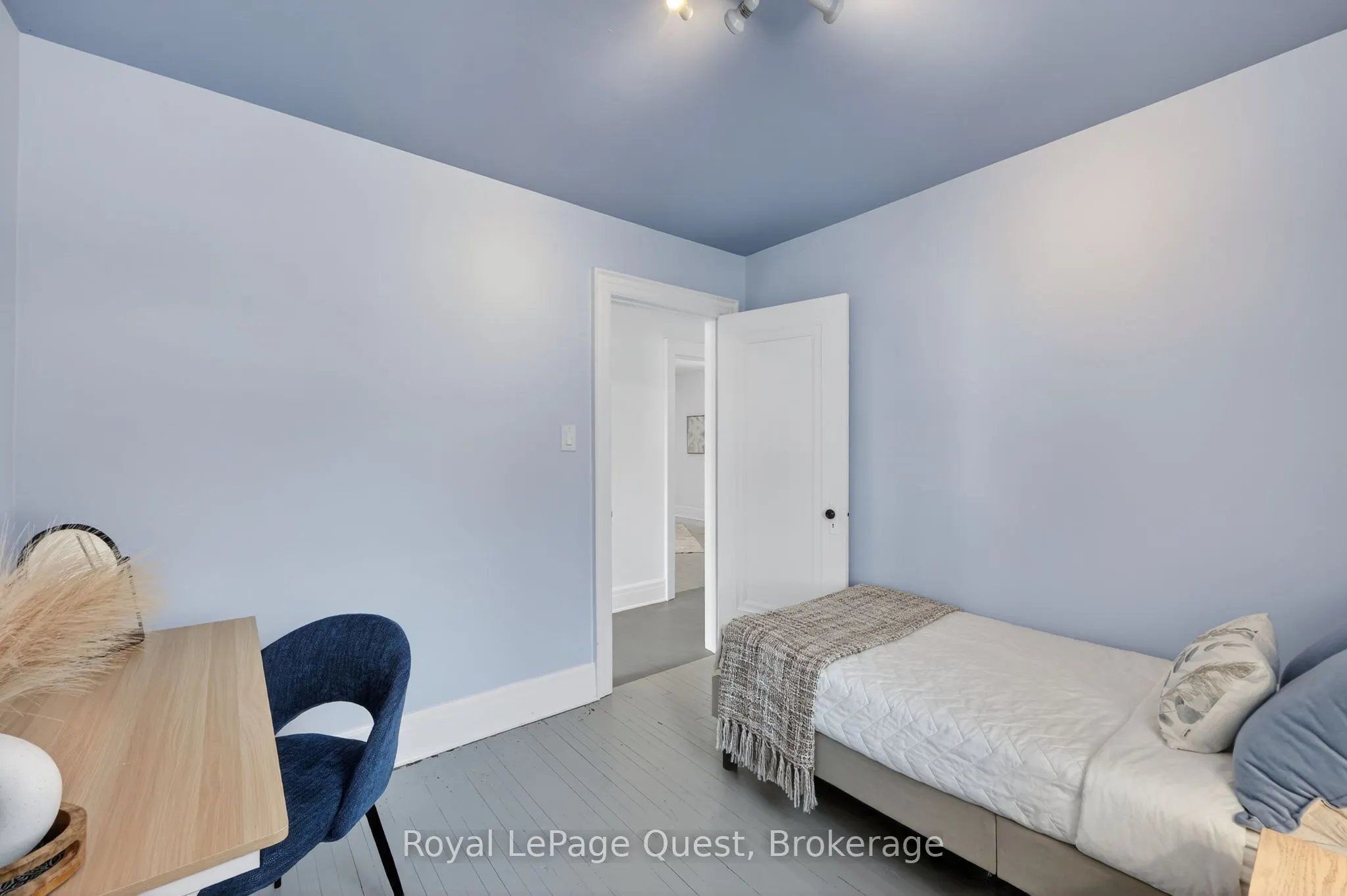 109 Brant Street E