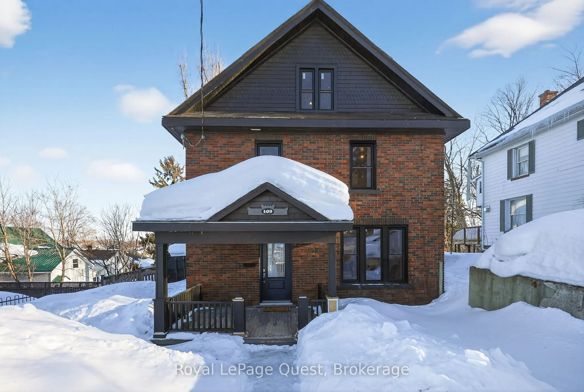 109 Brant Street E