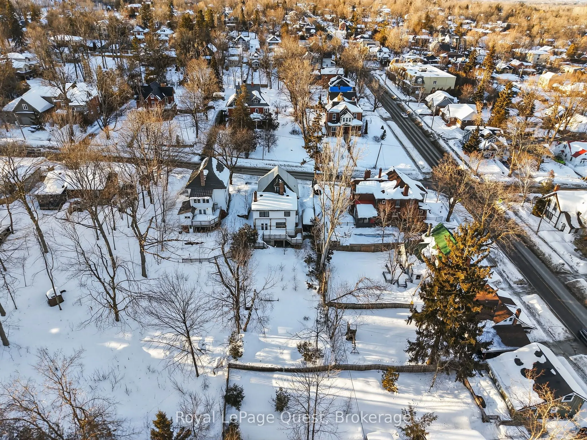 109 Brant Street E