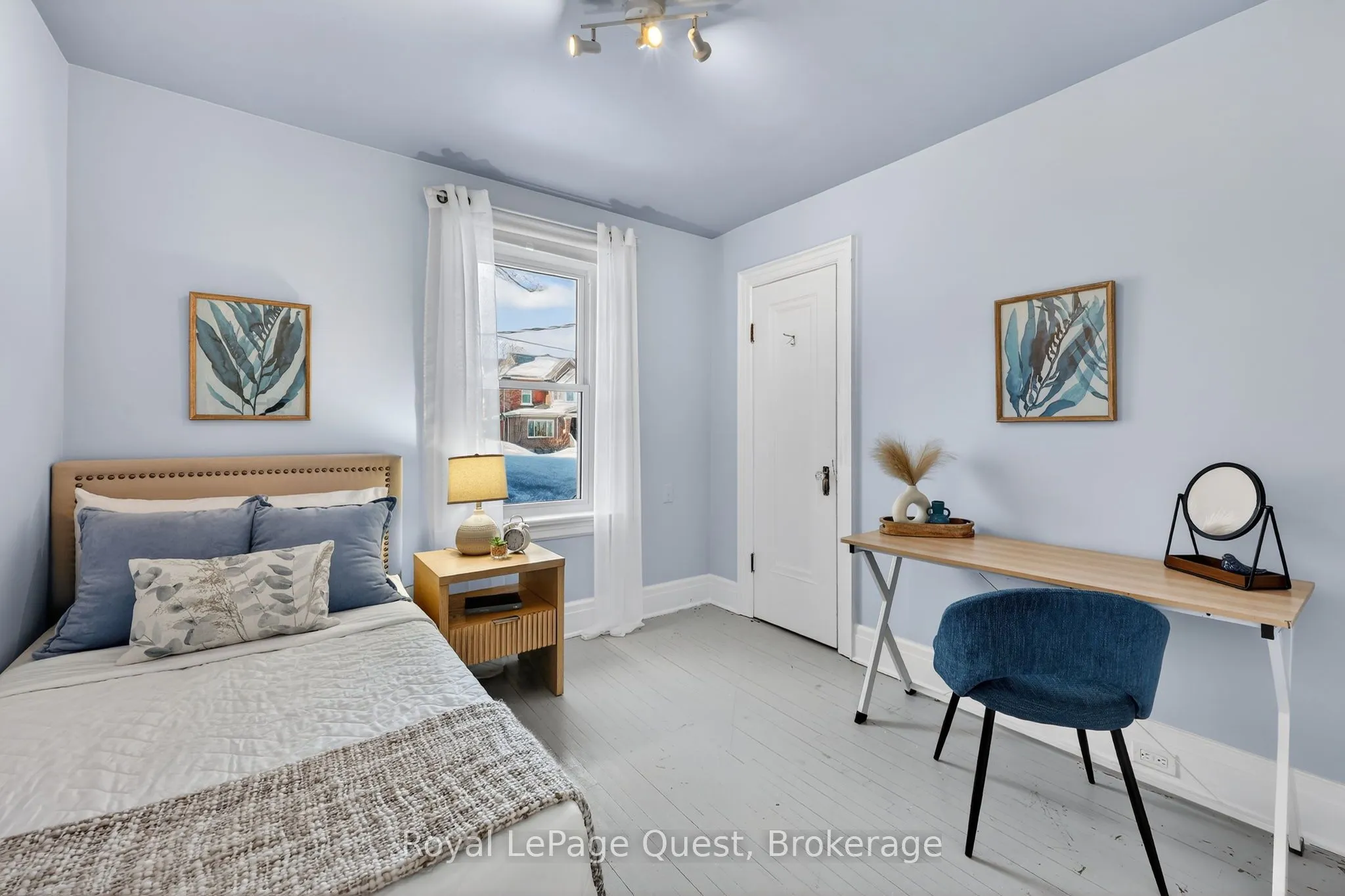 109 Brant Street E