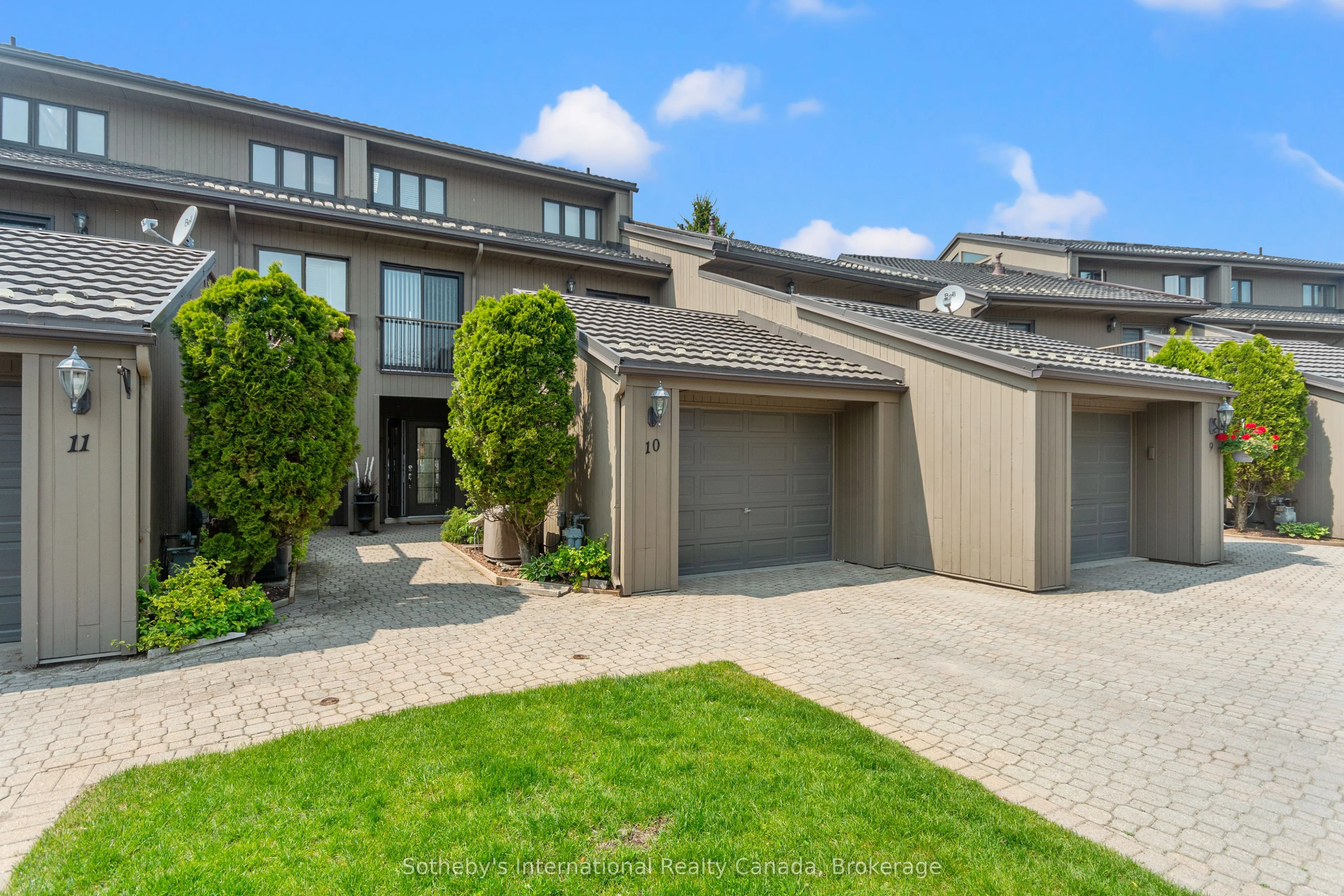 8 Beck Boulevard #10