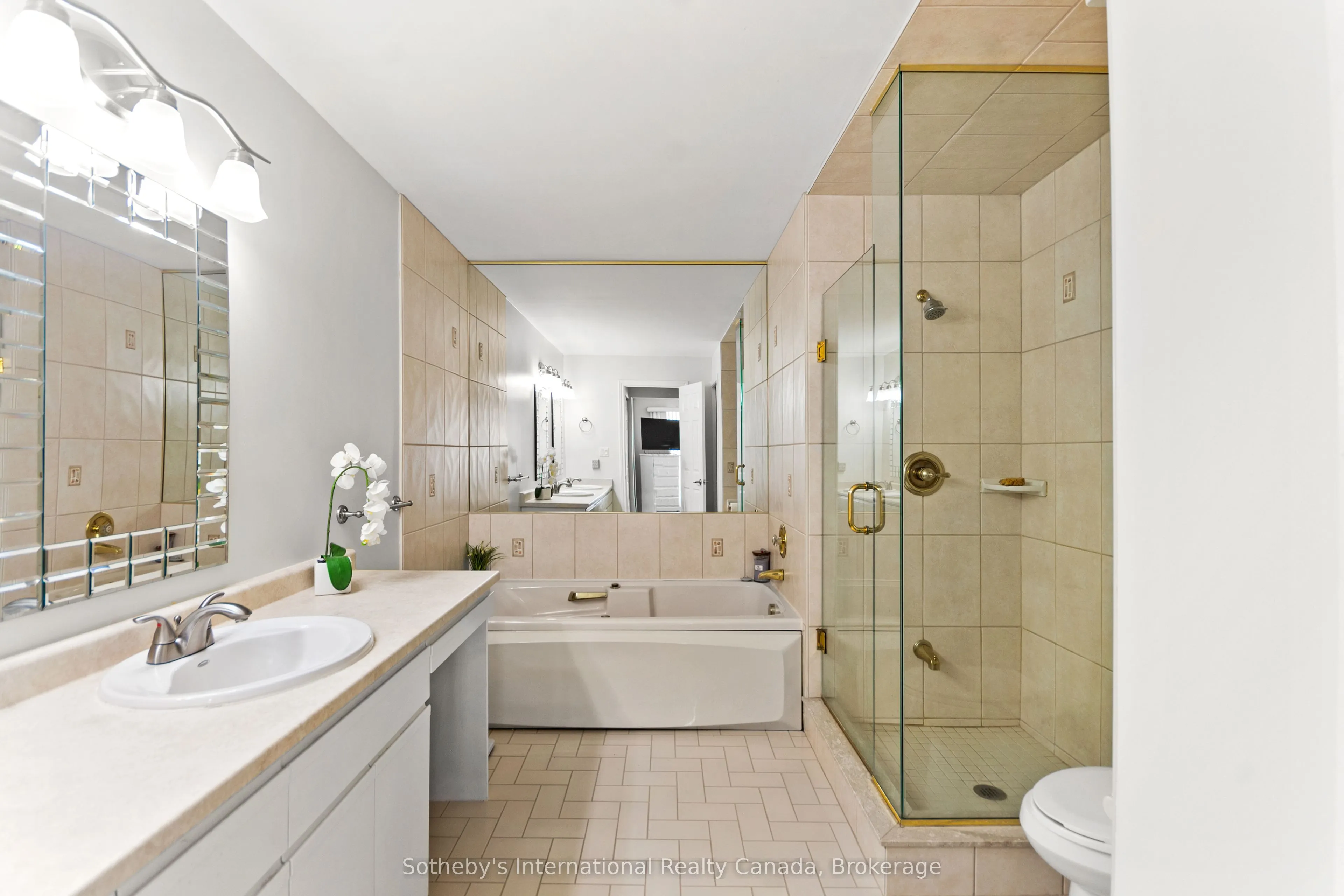 8 Beck Boulevard #10