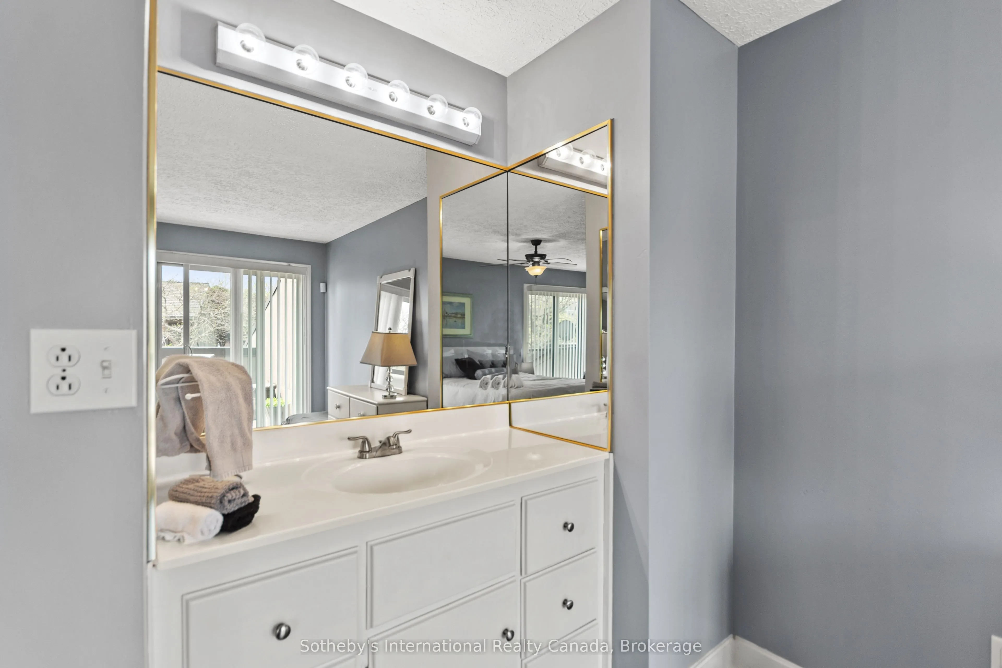 8 Beck Boulevard #10