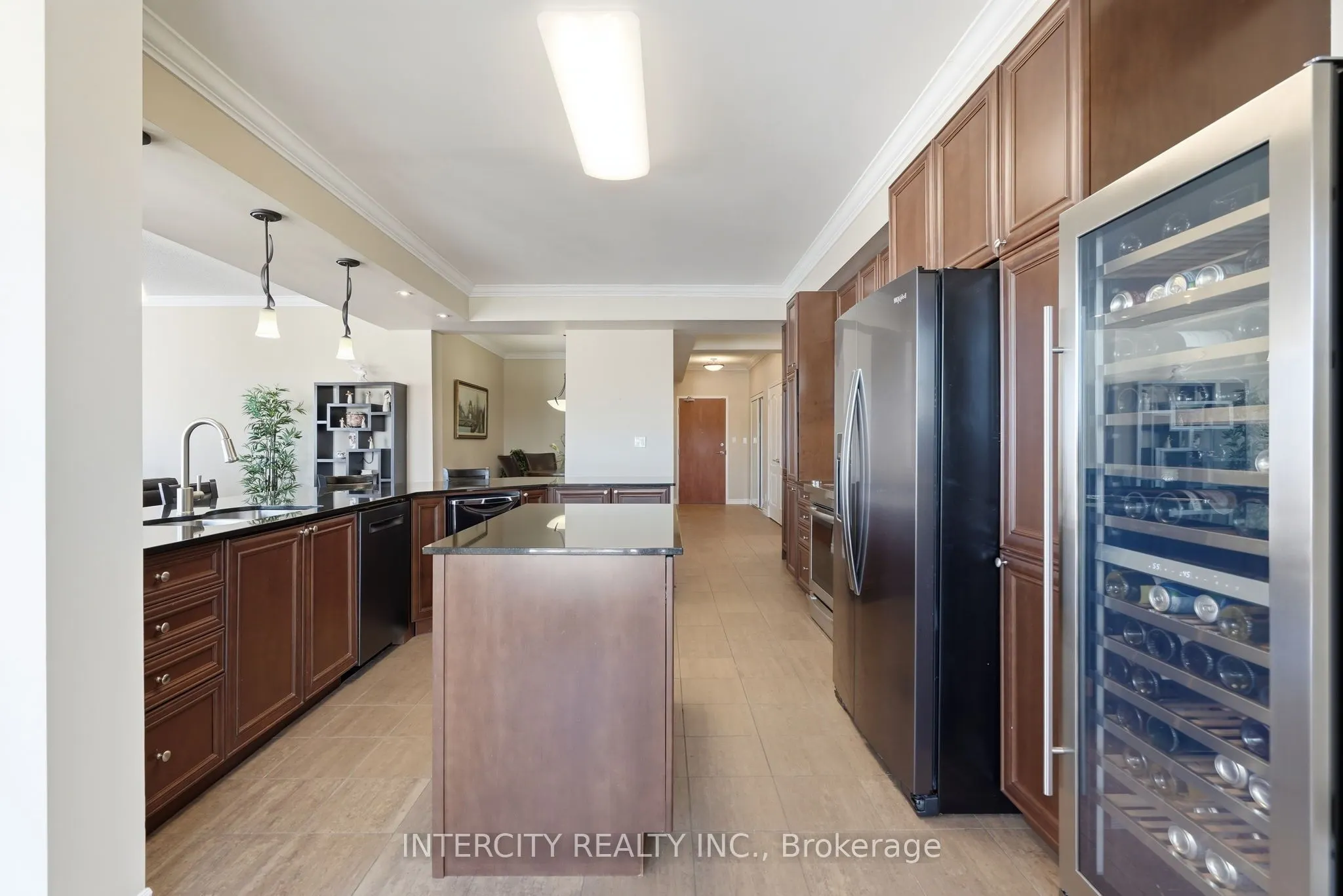 699 Aberdeen Boulevard #901