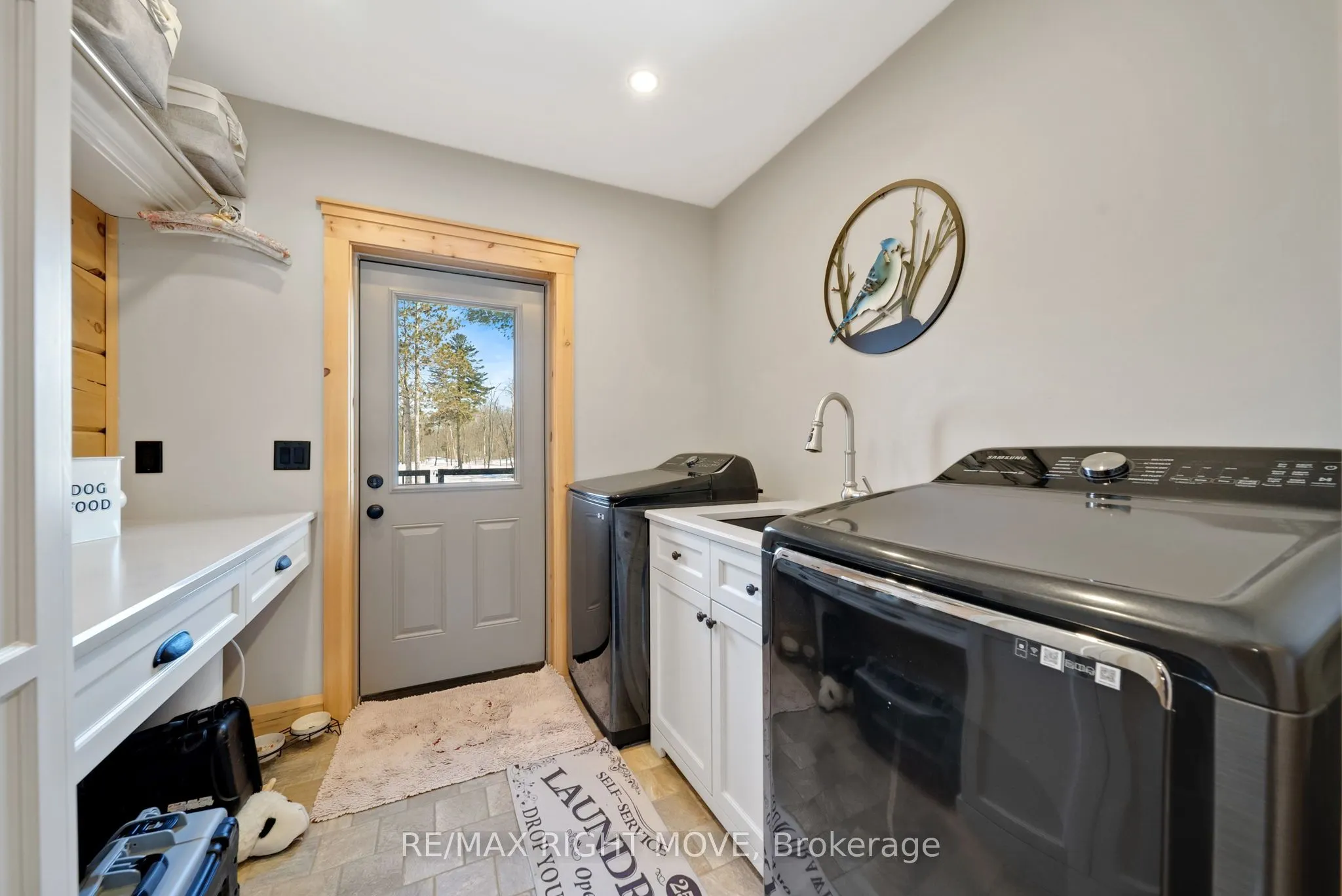 1935 Mcleod Drive