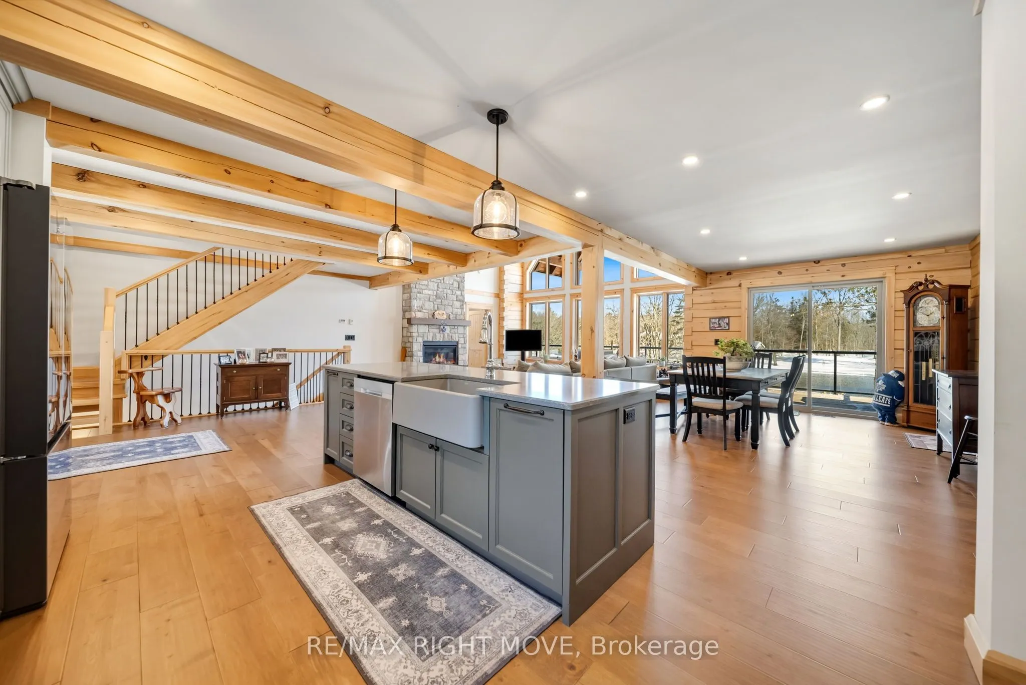 1935 Mcleod Drive