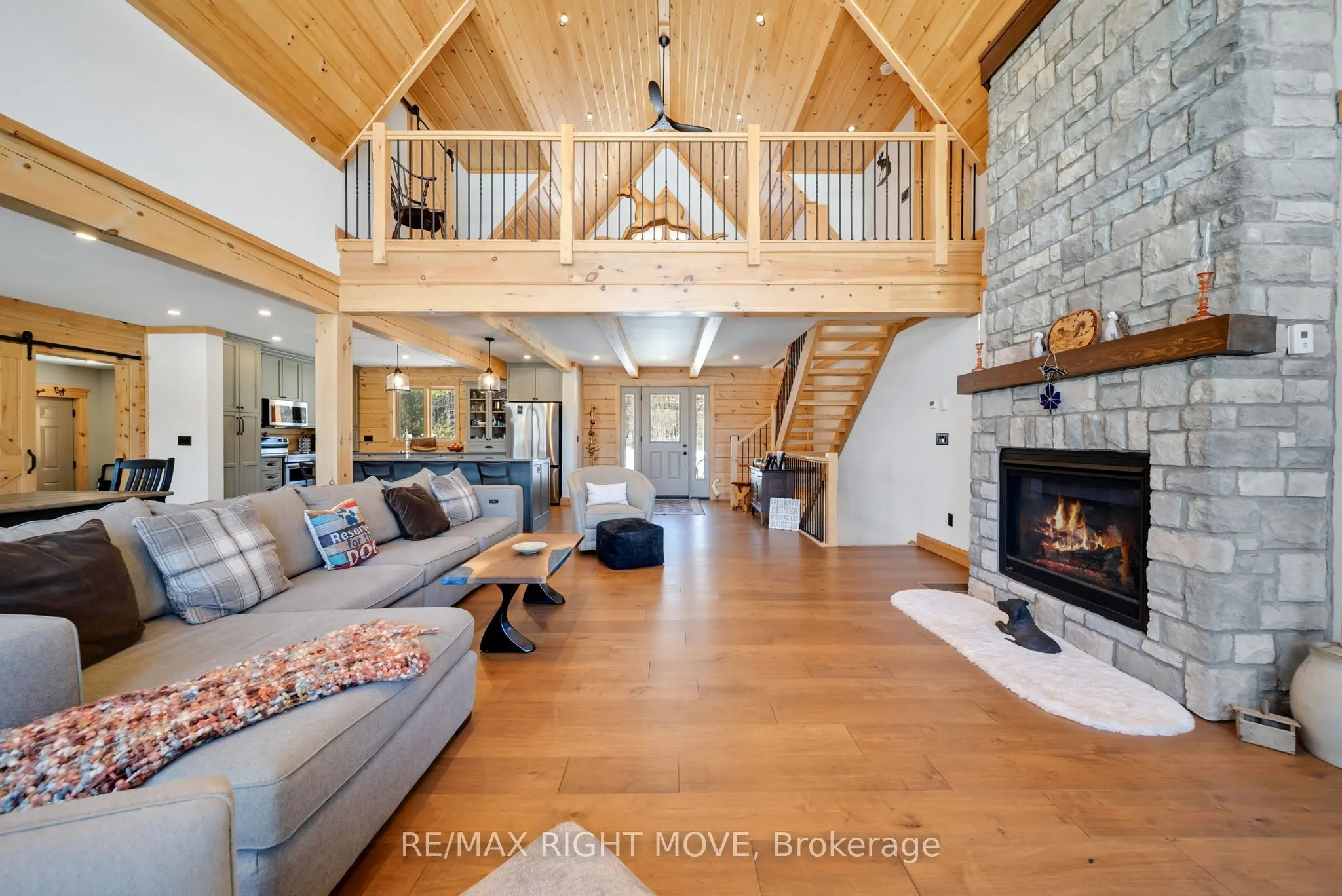 1935 Mcleod Drive