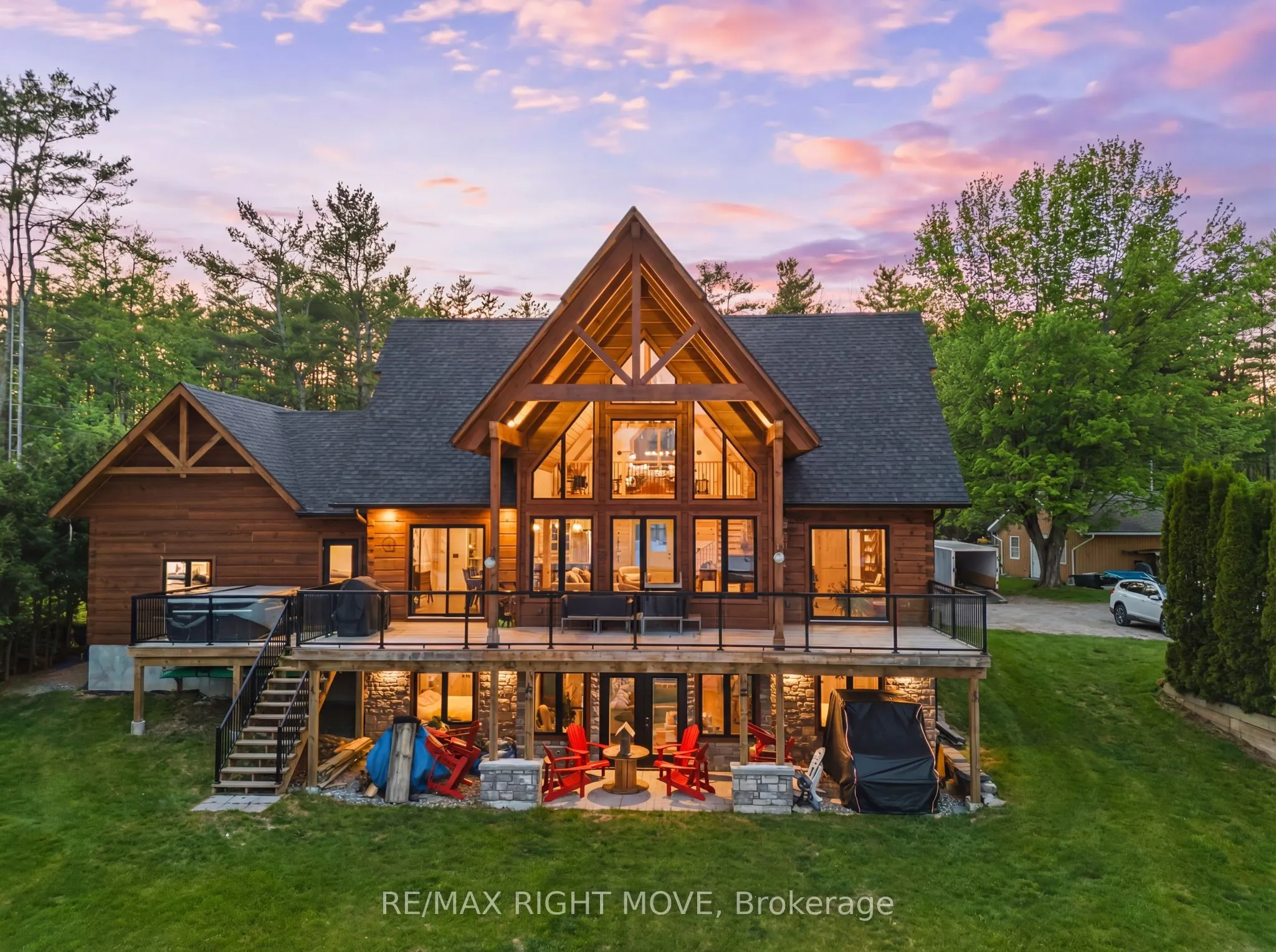 1935 Mcleod Drive