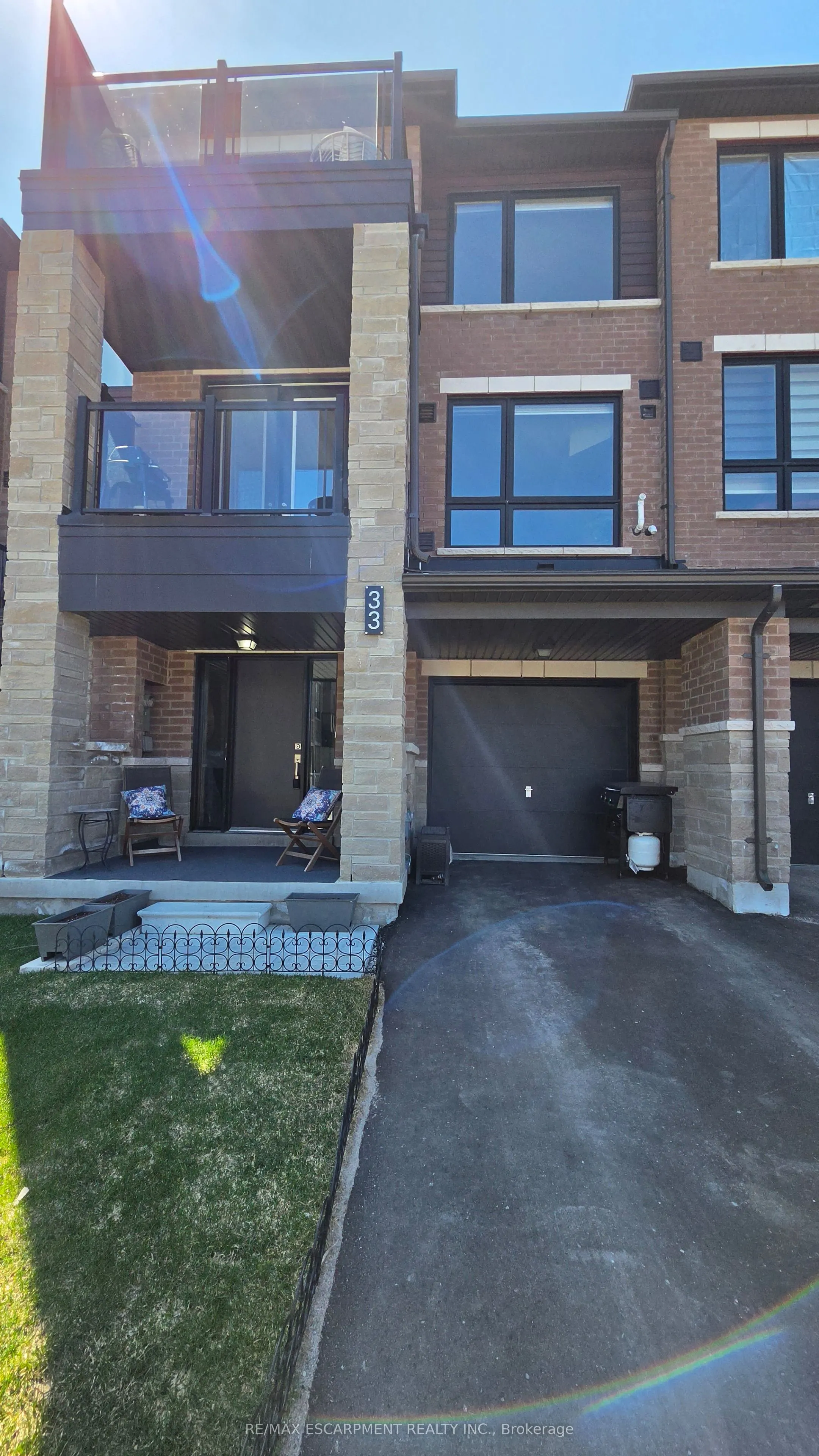 33 Red Maple Lane