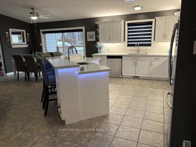 4 Downer Crescent