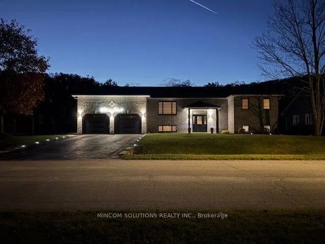 4 Downer Crescent