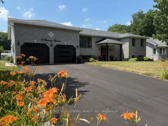 4 Downer Crescent