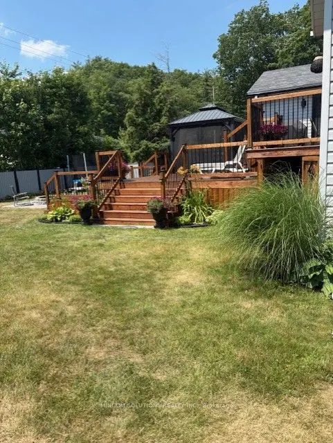 4 Downer Crescent