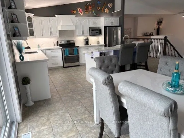 4 Downer Crescent