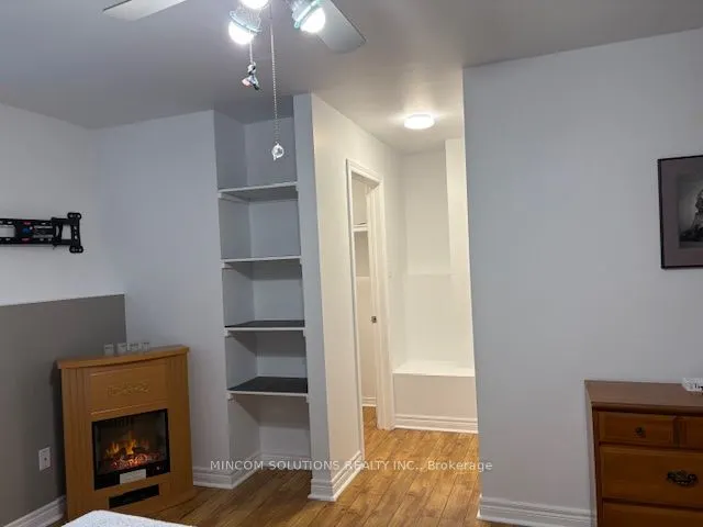 4 Downer Crescent