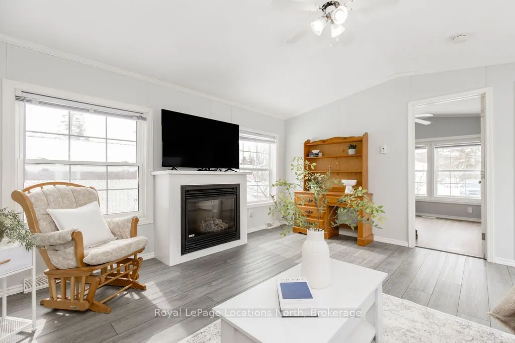 89 GEORGIAN GLEN Drive