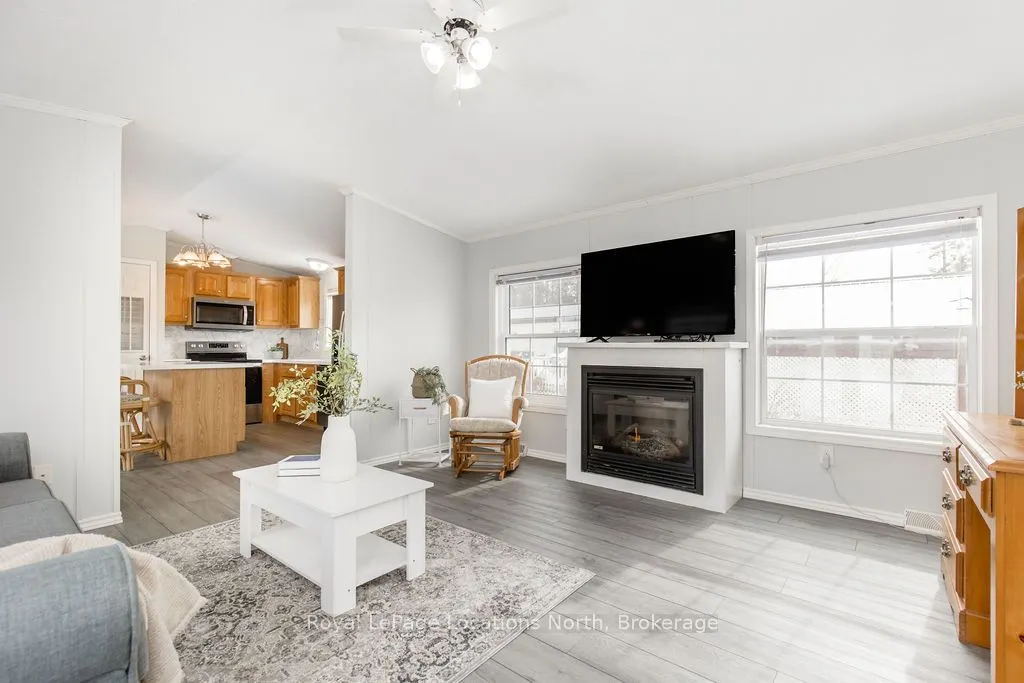 89 GEORGIAN GLEN Drive