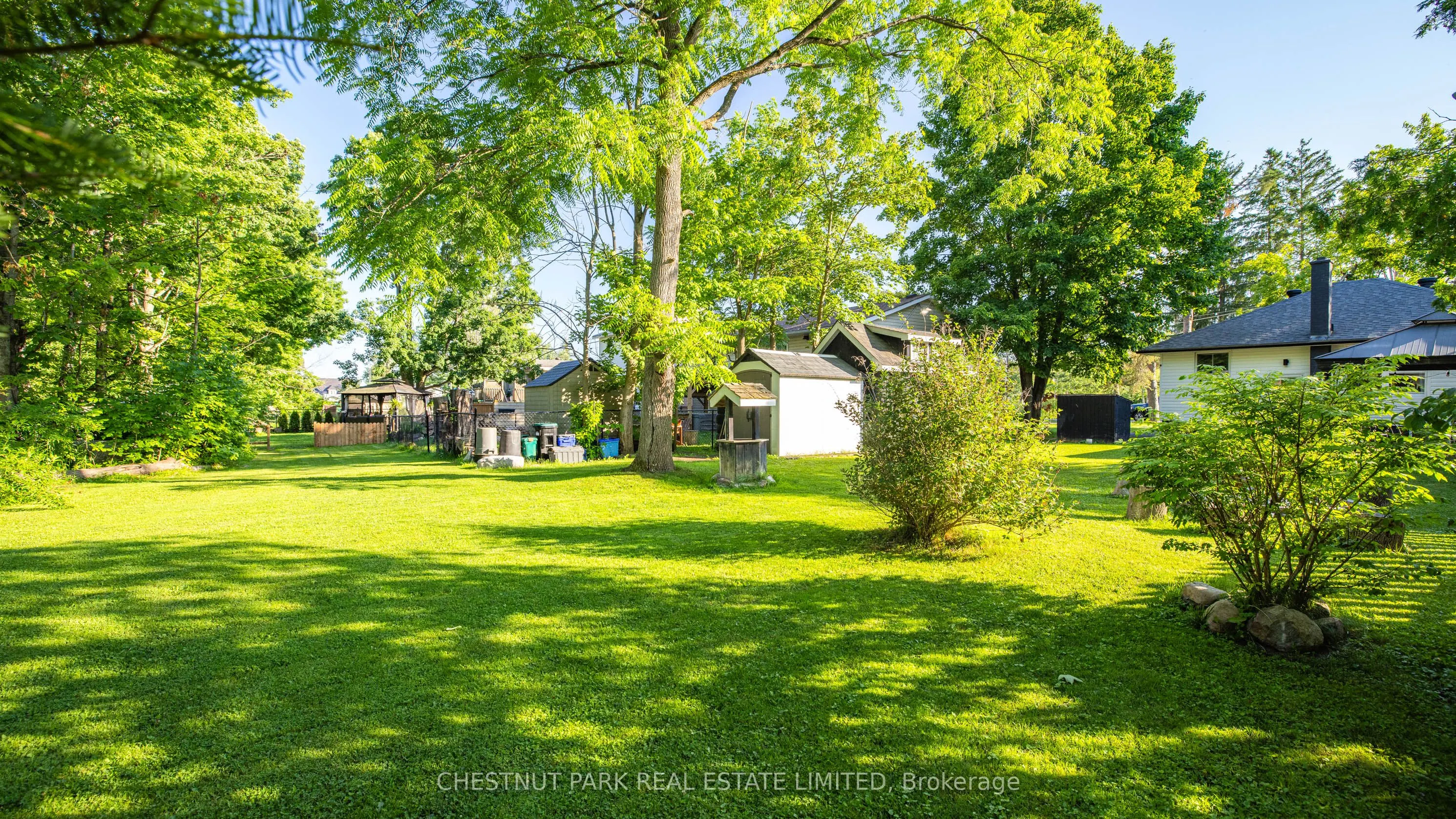 47 Lakeshore Road W