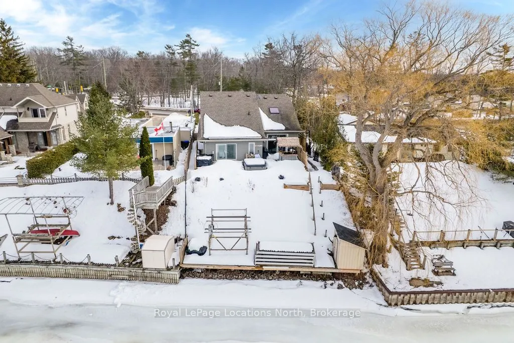 1094 RIVER Road W
