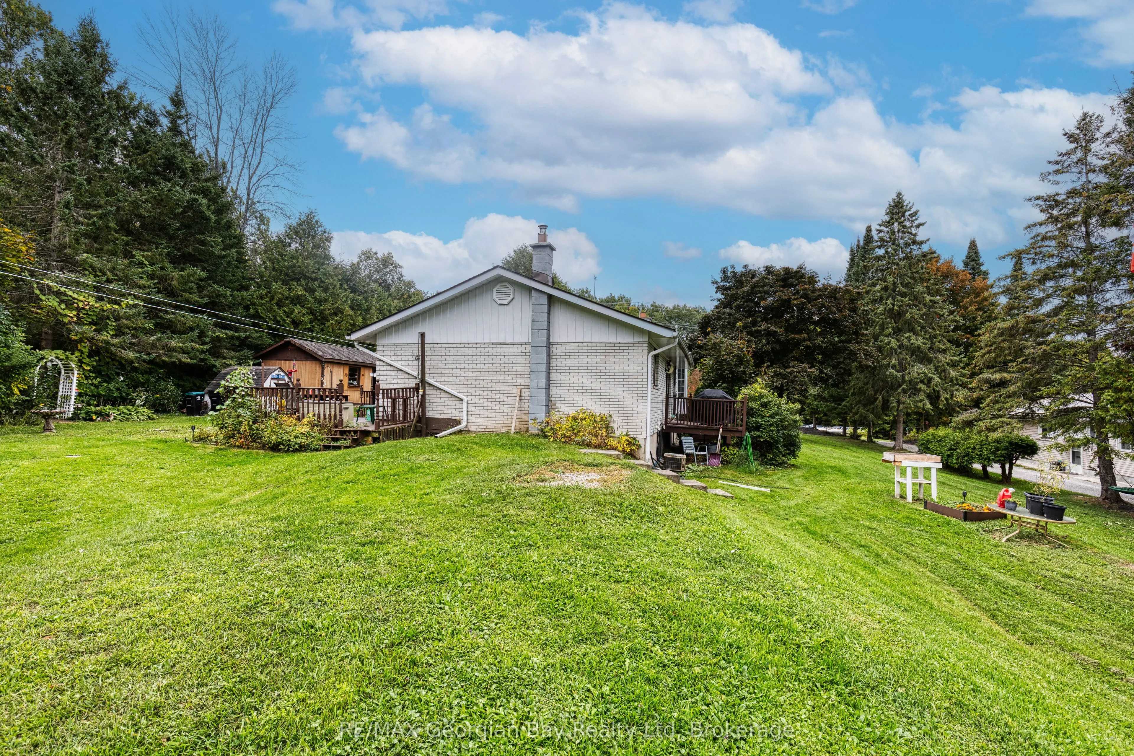 2407 Rumney Road