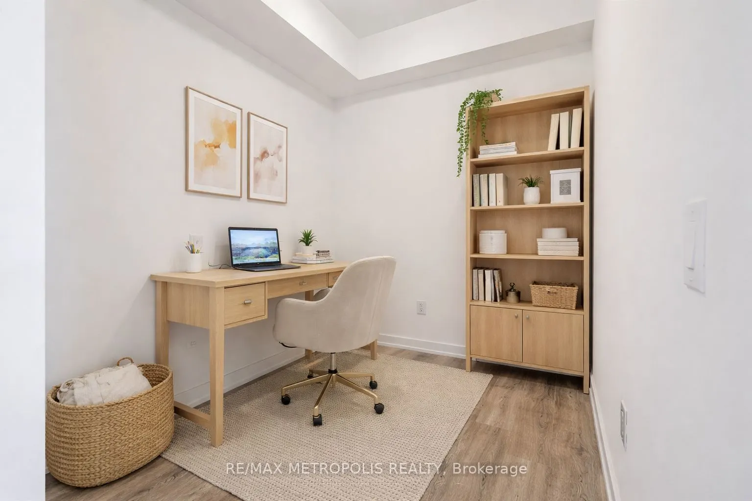 430 Essa Road #422