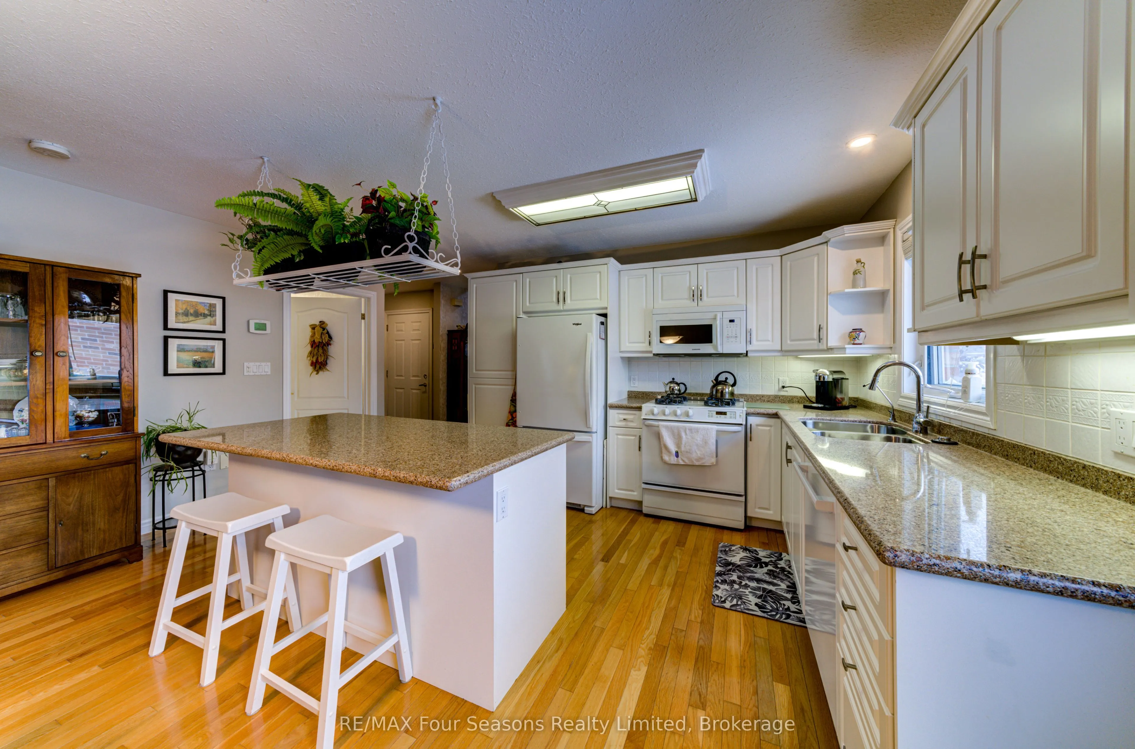 275 Huron Street #8
