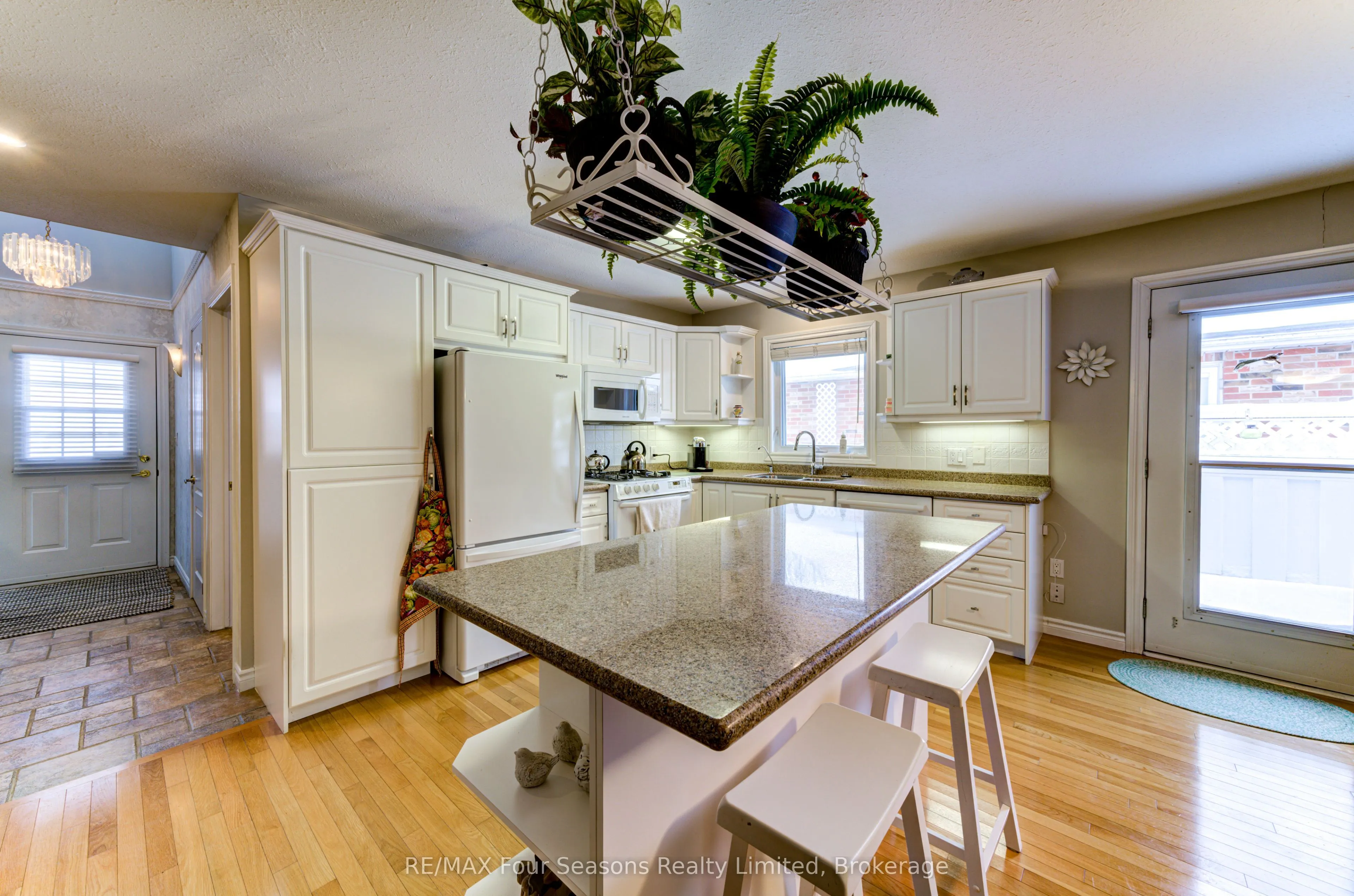 275 Huron Street #8