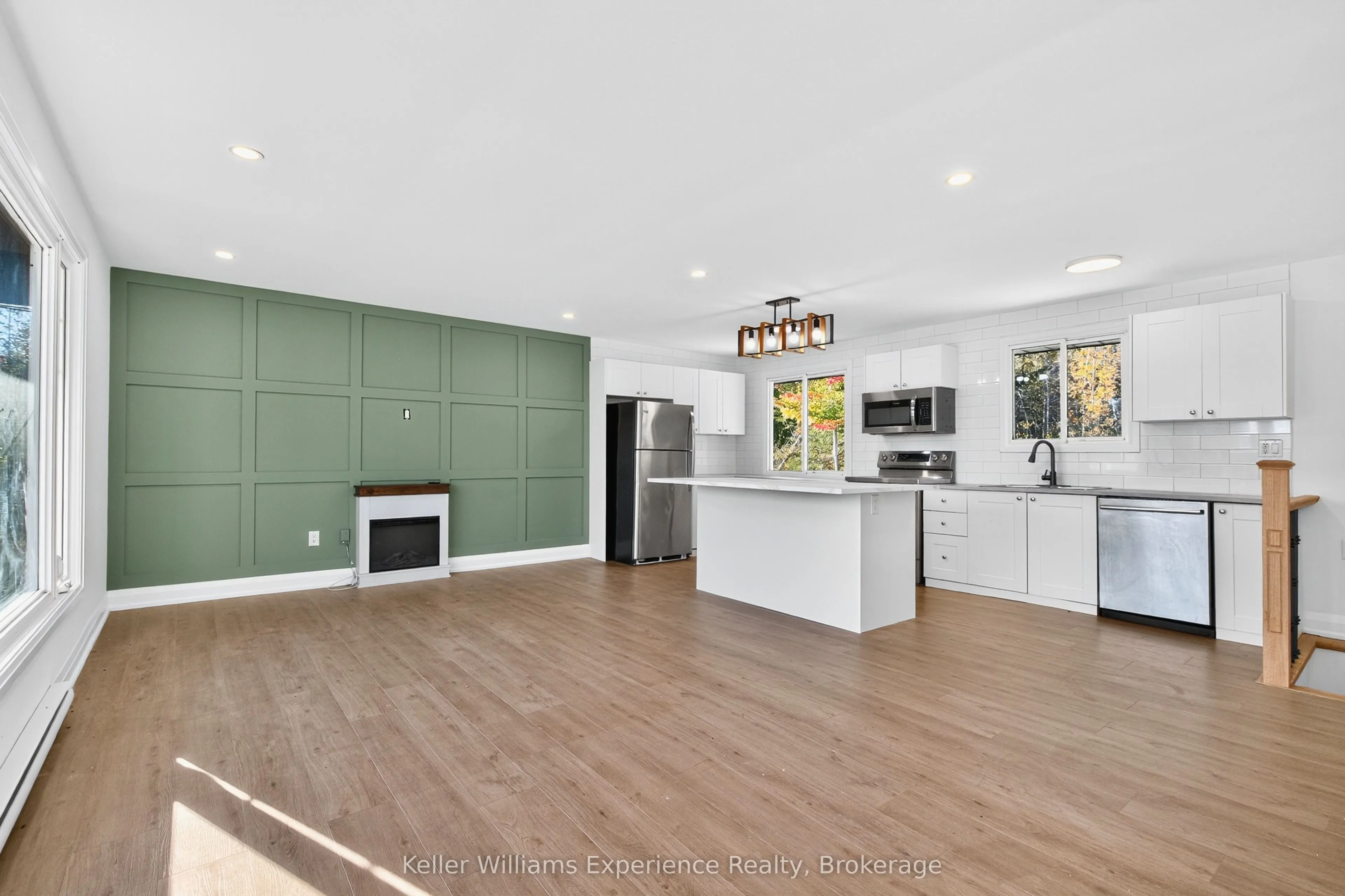 556 Champlain Road