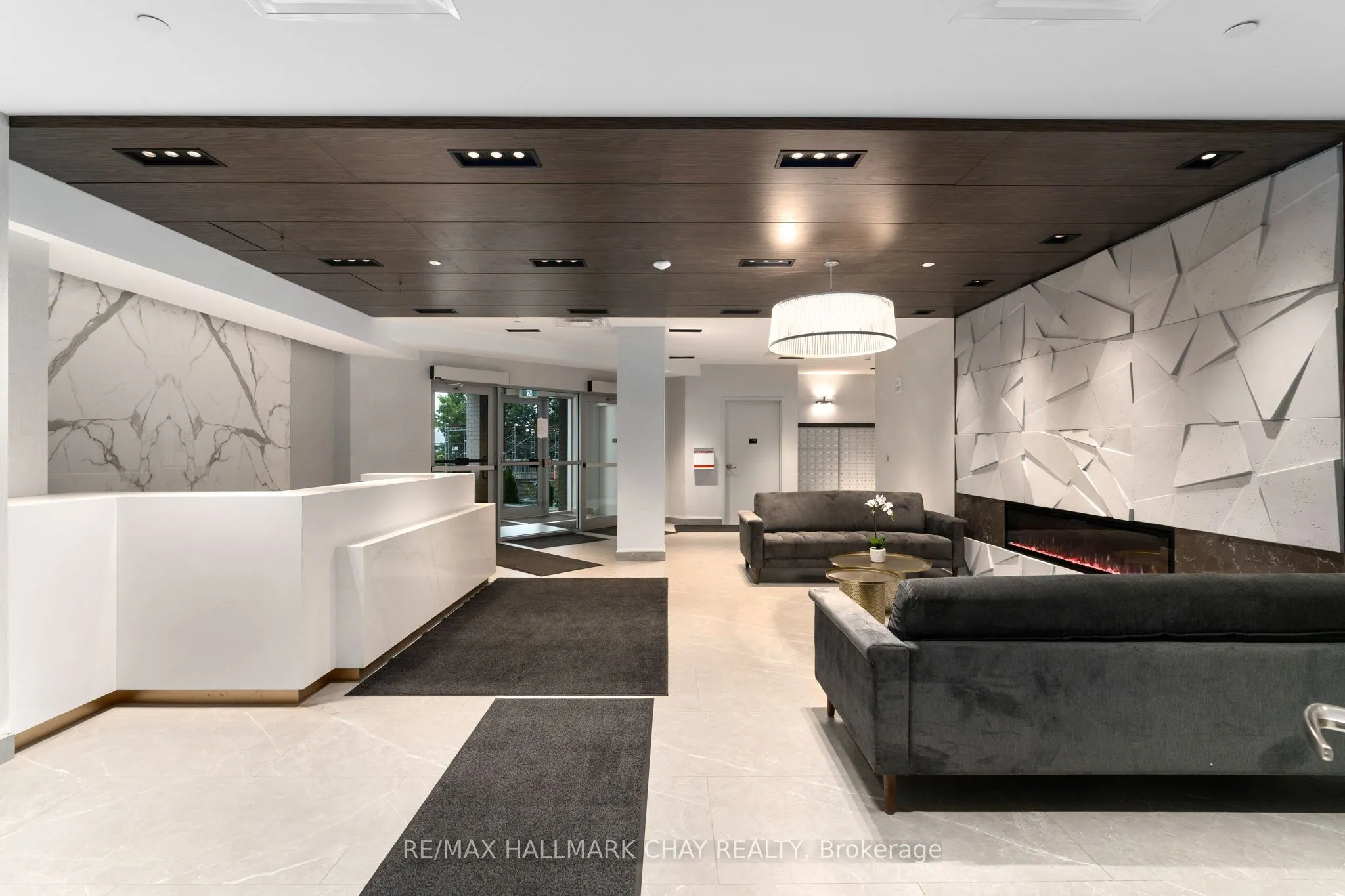 58 Lakeside Terrace #1105