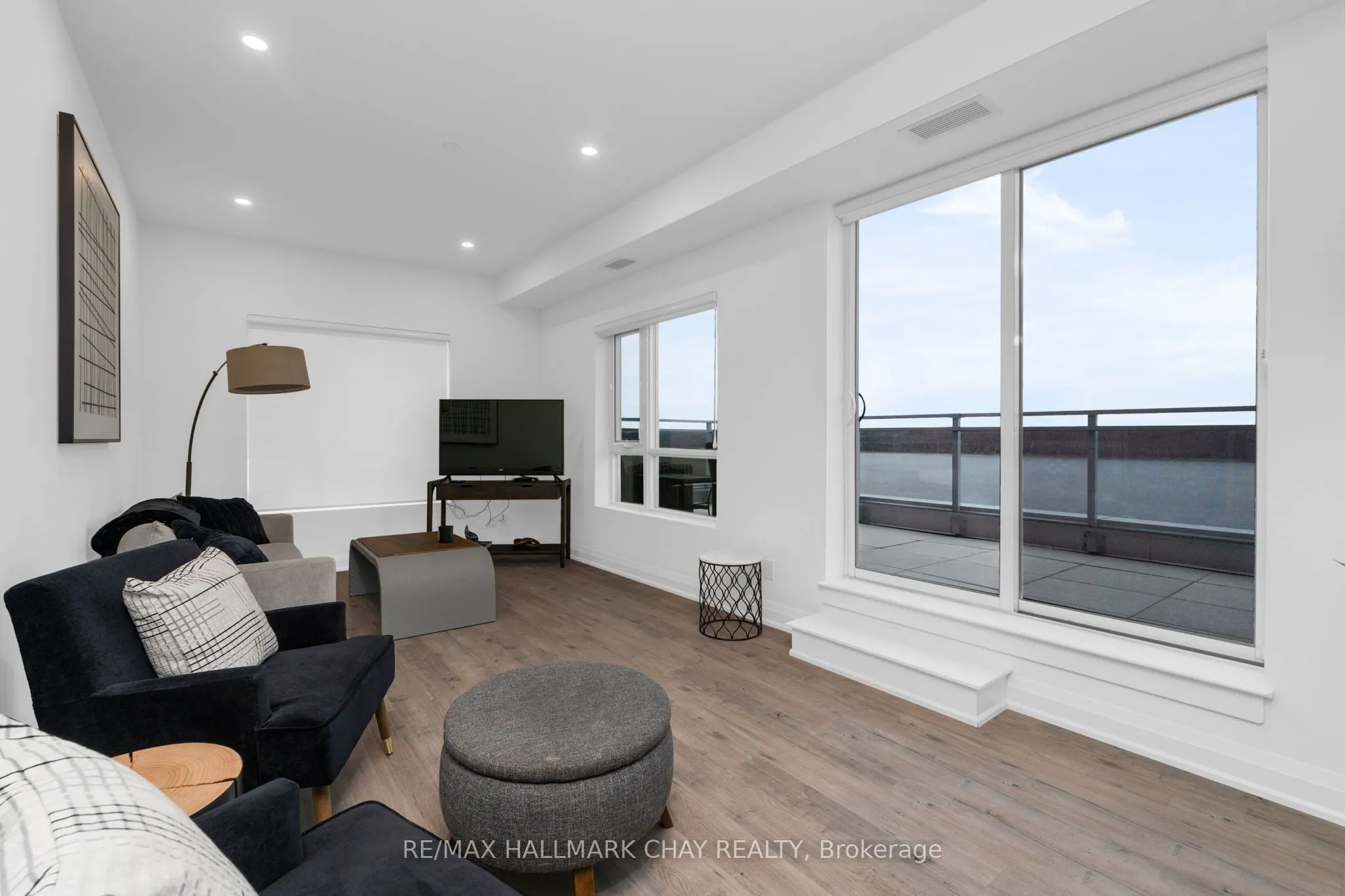 58 Lakeside Terrace #1105