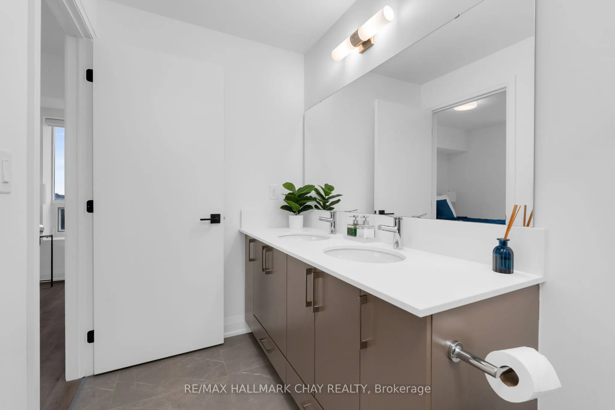 58 Lakeside Terrace #1105