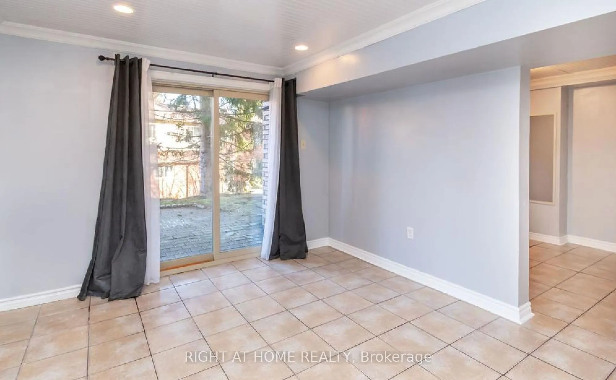 32 Sawmill Road #10