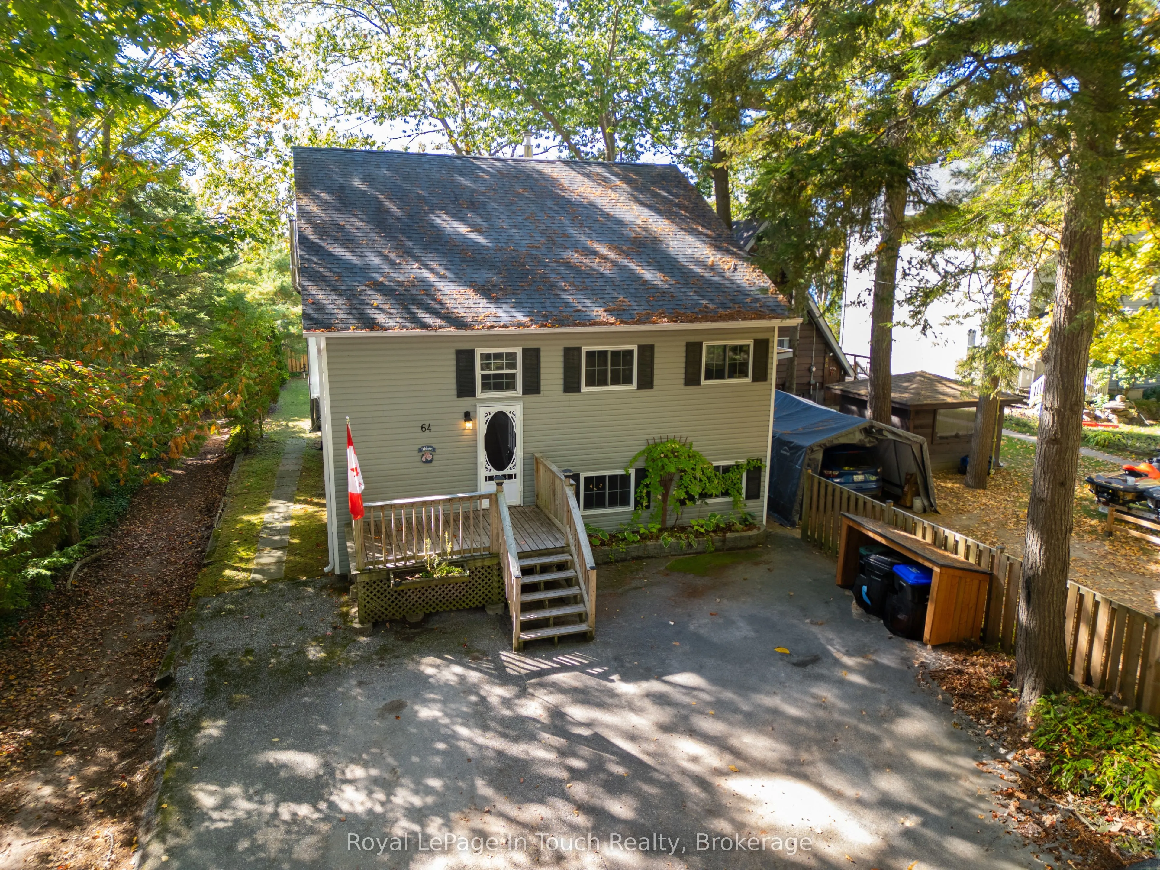 64 Wahnekewening Drive