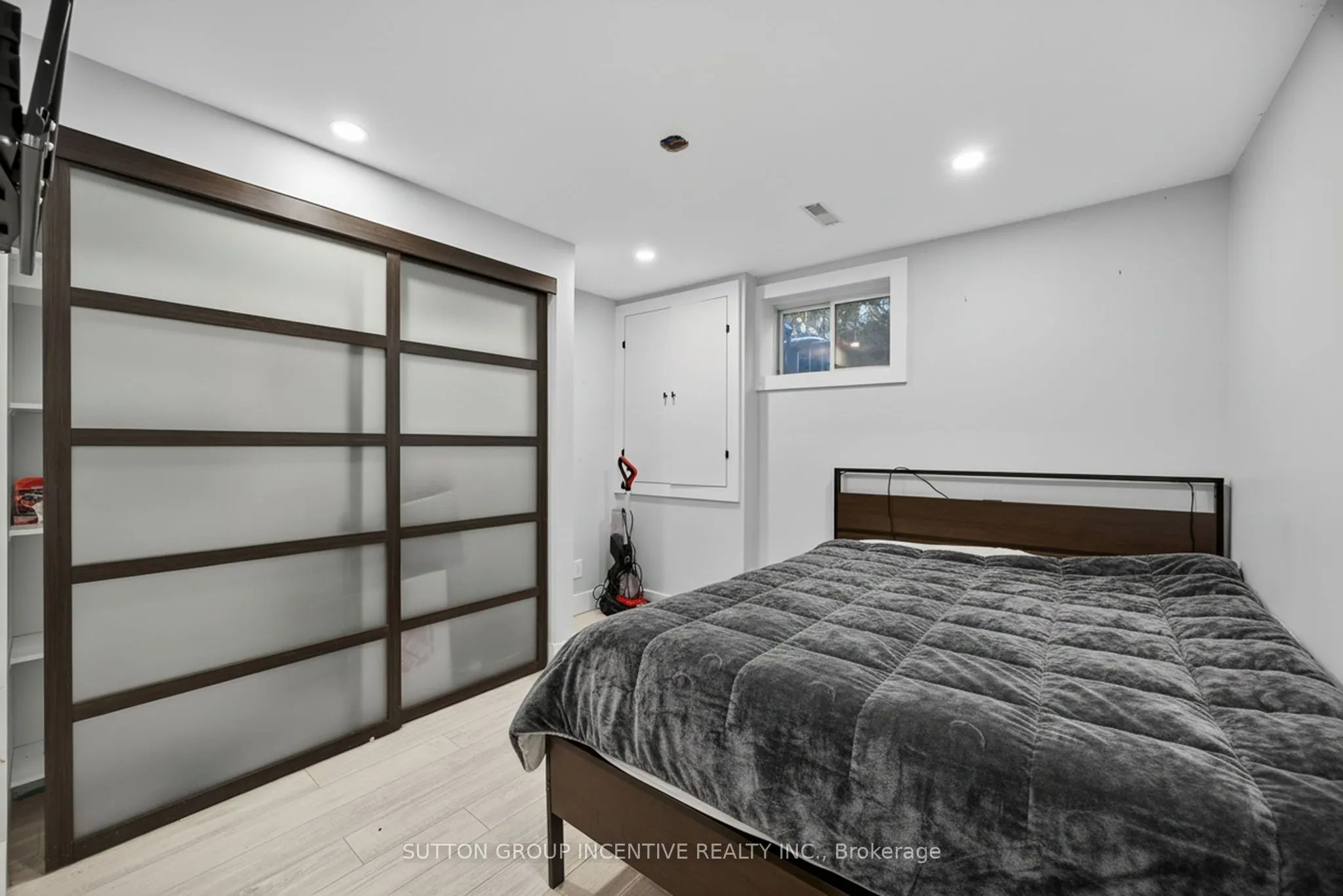 211 Moon Point Drive