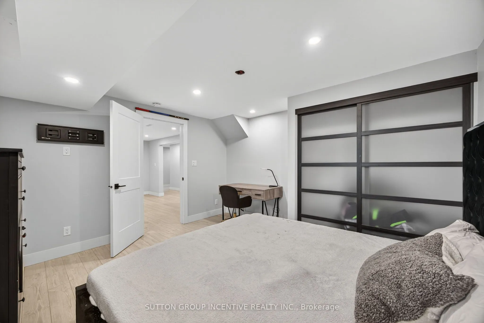 211 Moon Point Drive