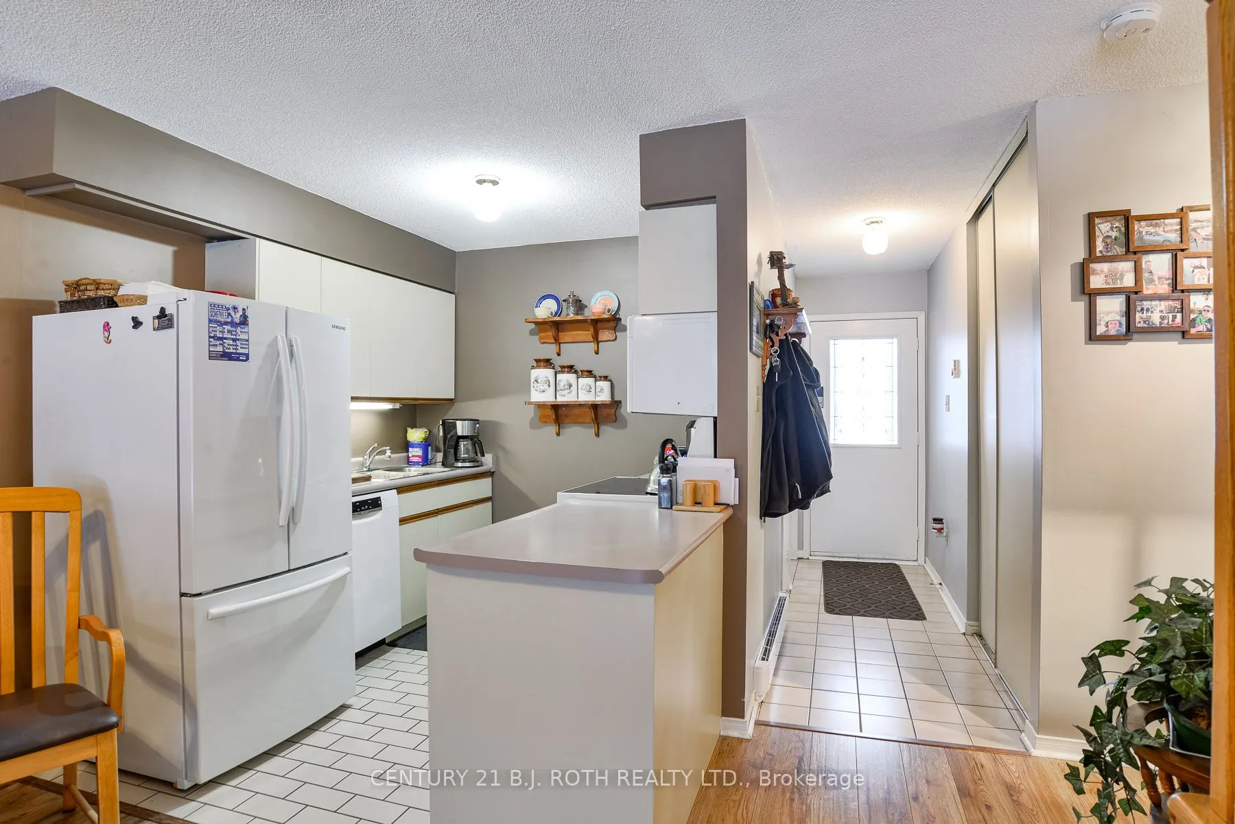 71 Laguna Parkway #15